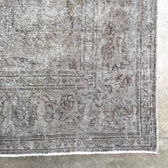 Geometrischer türkischer Teppich in Zimmergröße