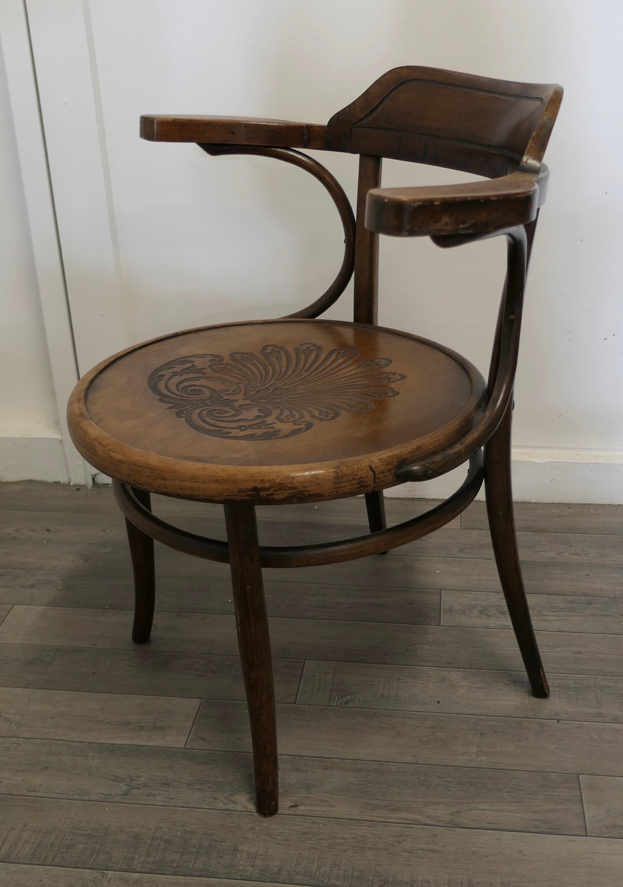 Large Roomy Bentwood Carver Chair 1