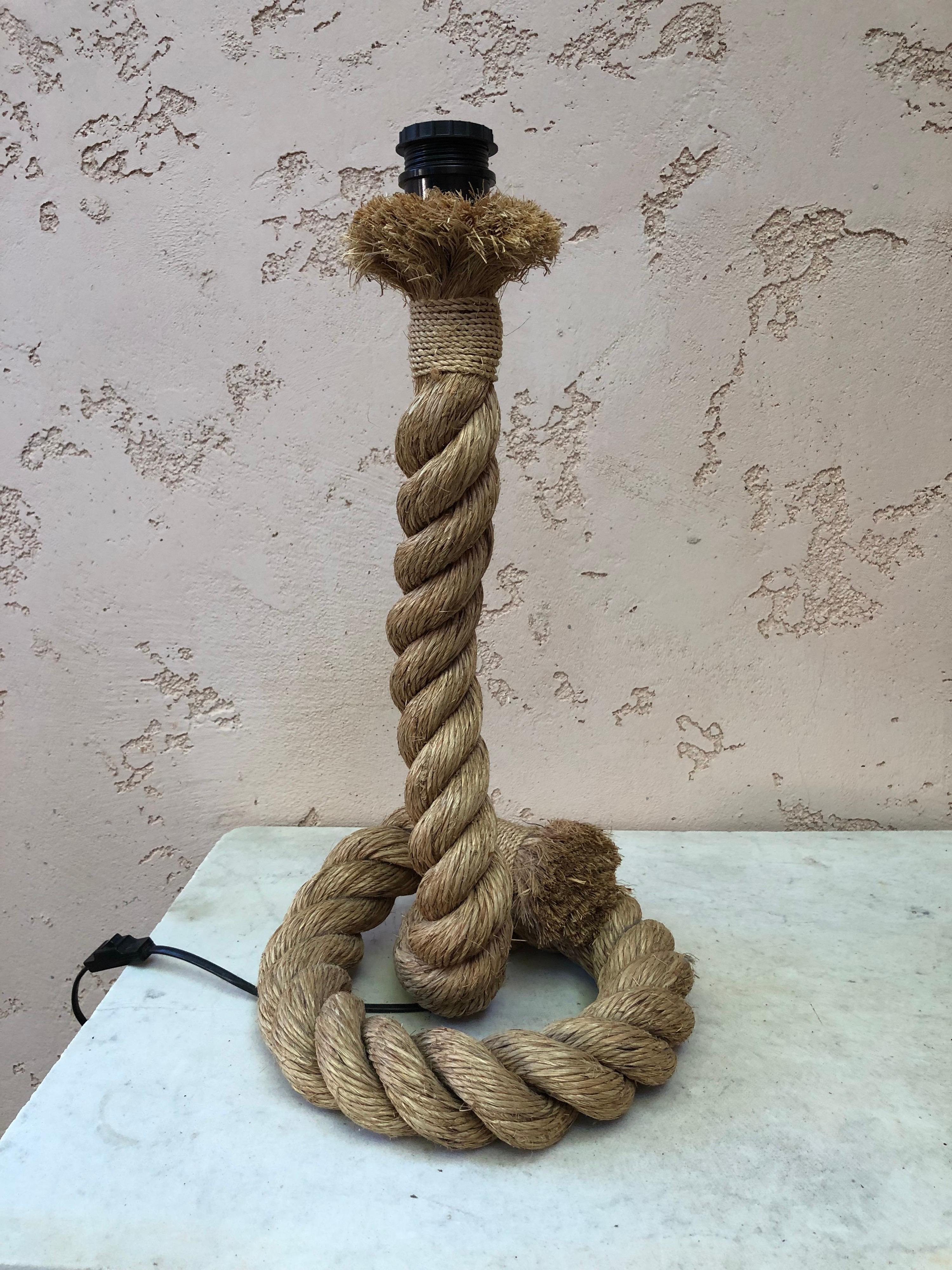 Large Midcentury rope lamp Audoux Minet, circa 1960.
Measure: Height / 19.3 inches.