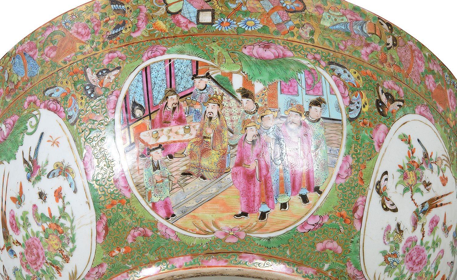 Porcellana Large Rose Medallion Bowl, C19th 19