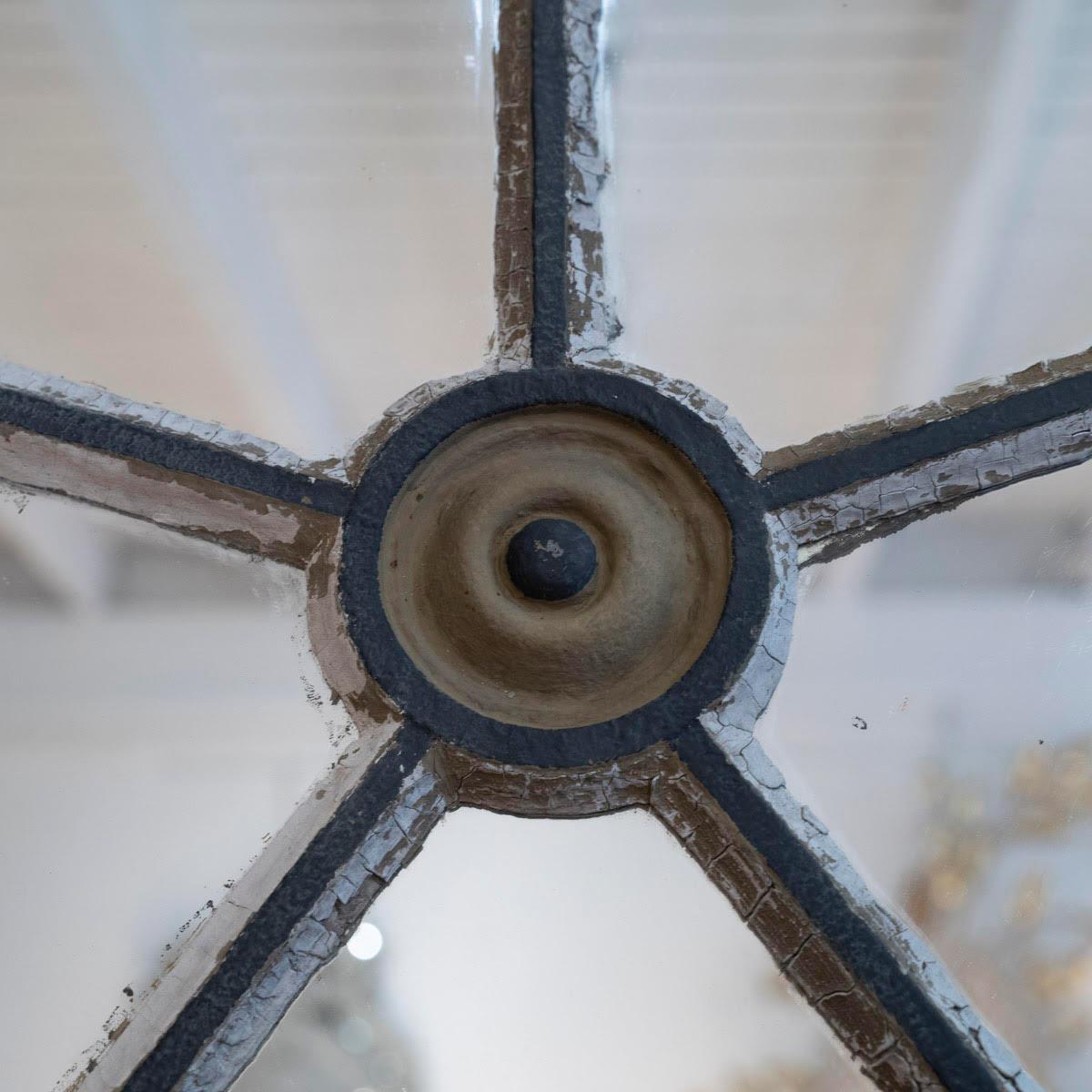 Large Rose Window of the Baltard Pavilion, Transformed into a Mirror, Cast Iron. (Französisch) im Angebot