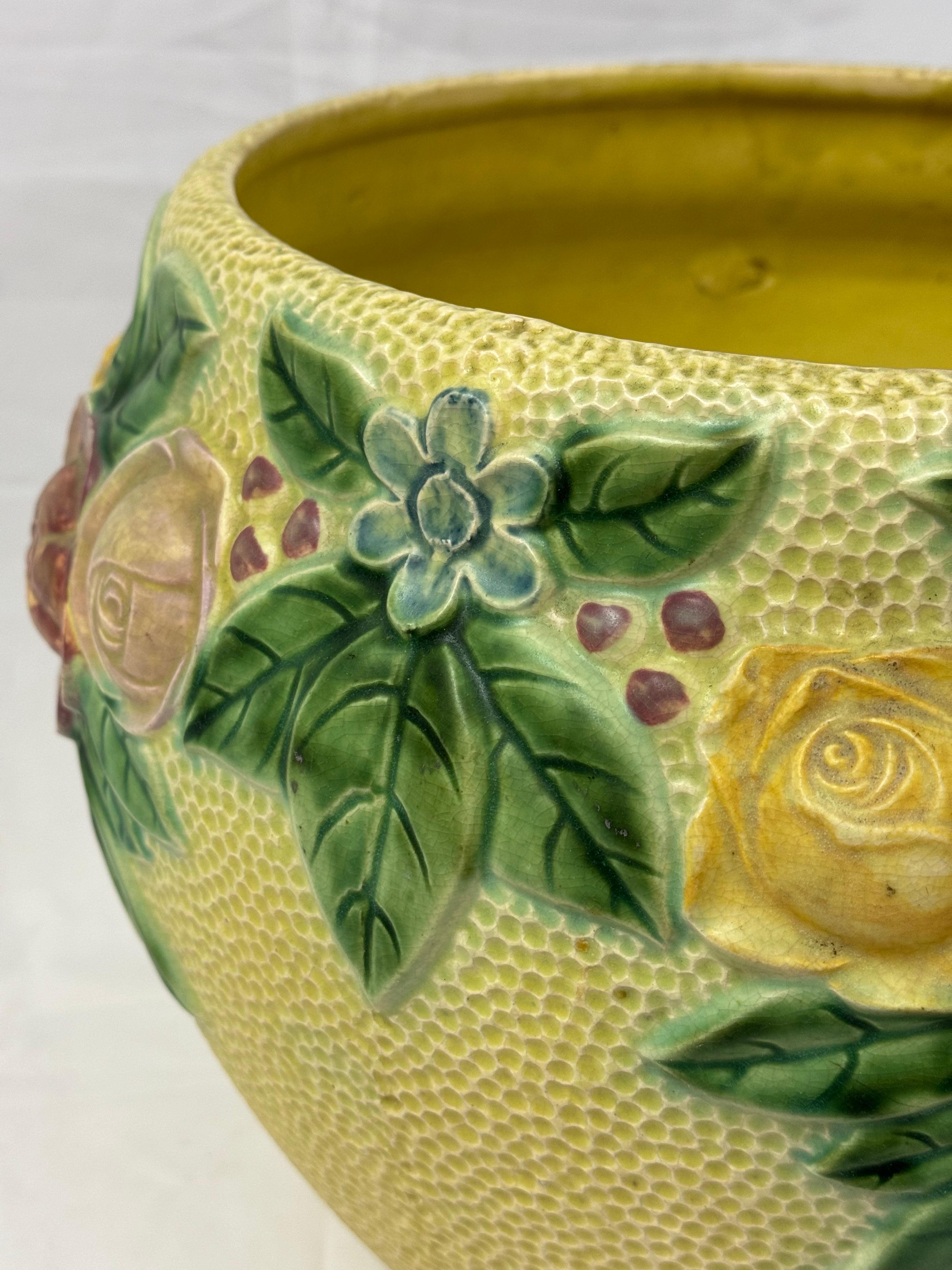 Große florale Roseville Rozane-Jardinière aus Keramik mit Blumenmuster im Angebot 5