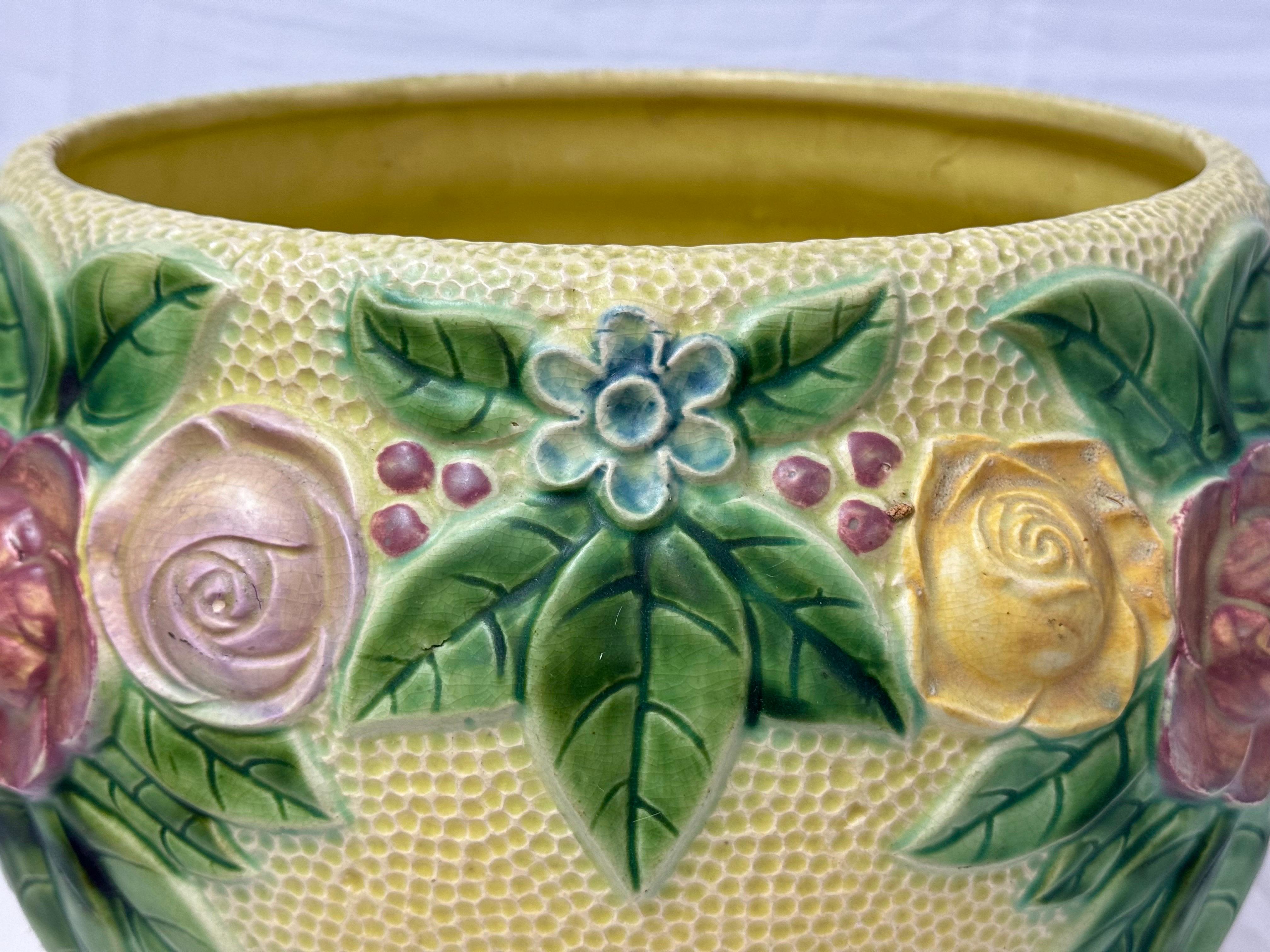 Große florale Roseville Rozane-Jardinière aus Keramik mit Blumenmuster im Angebot 8