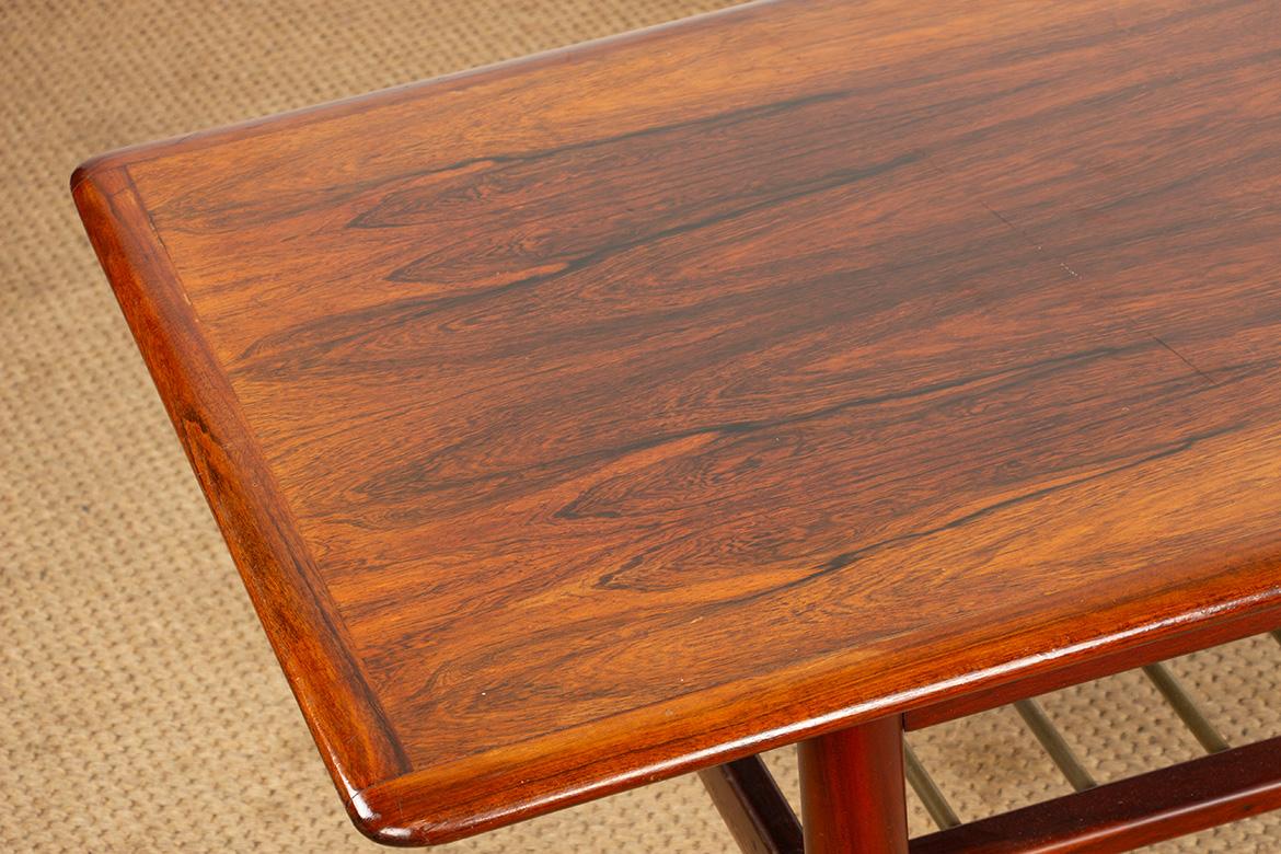 Large rosewood and metal tube coffee table, on two levels, Denmark 1960s. For Sale 4