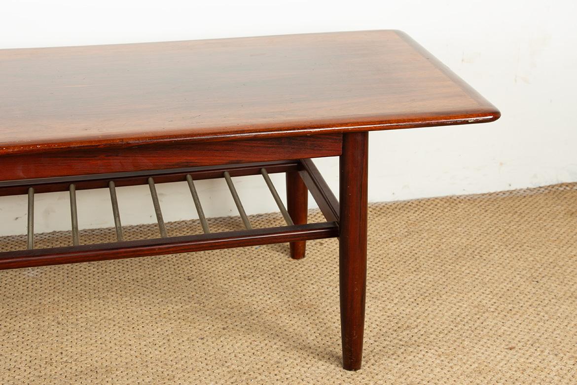 Scandinavian Modern Large rosewood and metal tube coffee table, on two levels, Denmark 1960s. For Sale