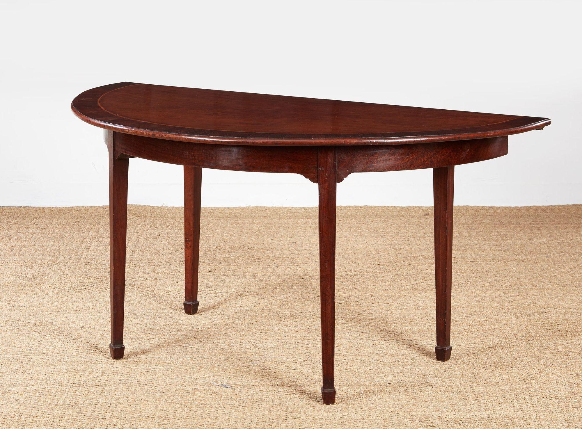 Large Rosewood Banded Mahogany Dining Table For Sale 1