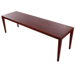 Grande table basse en bois foncé de Severin Hansen Jr. Haslev Mobelsnedkeri années 1950