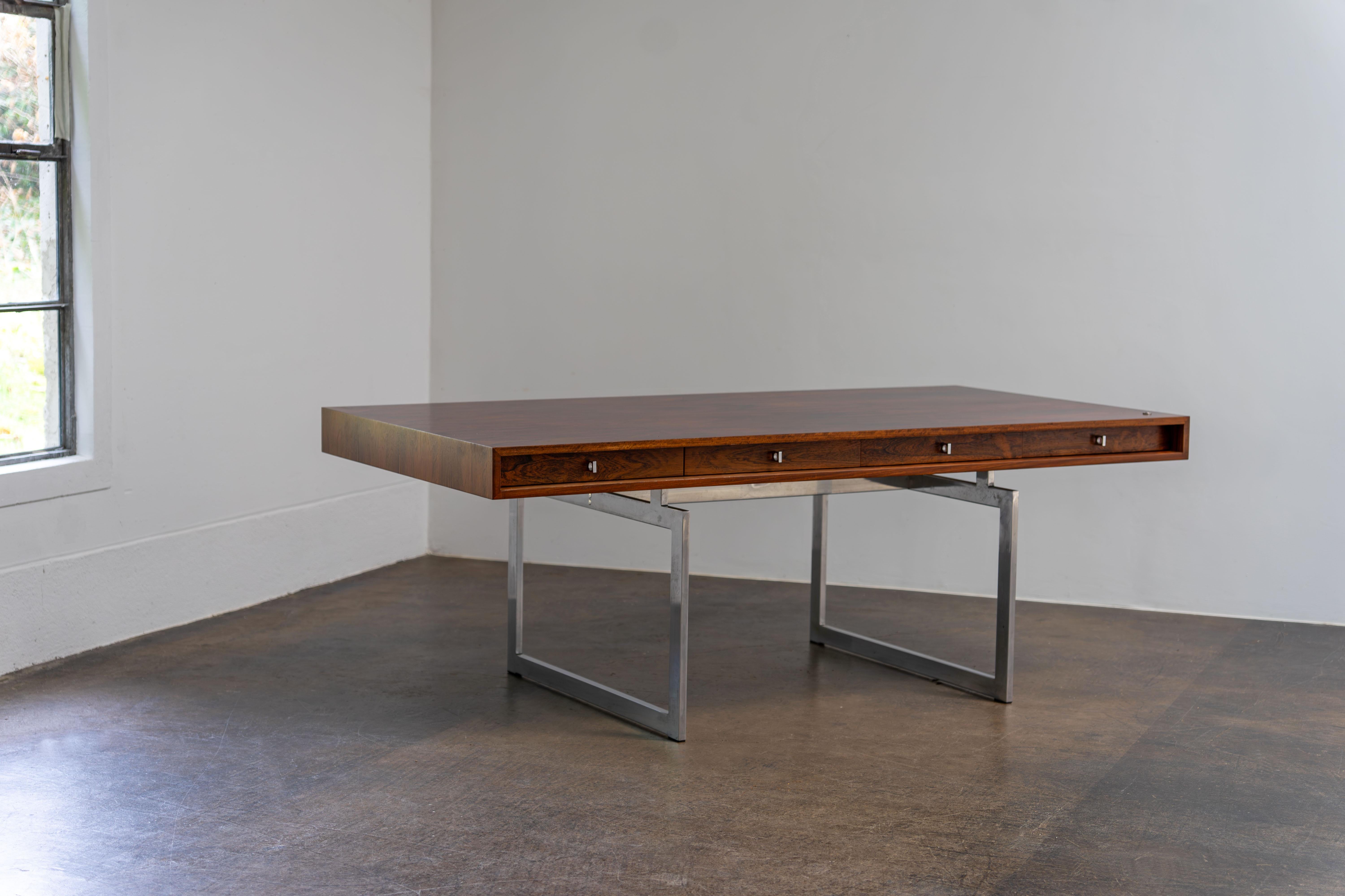 Großer Palisanderschreibtisch und -anrichte von Bodil Kjaer für E. Pedersen & Søn, 1959 (Stahl) im Angebot