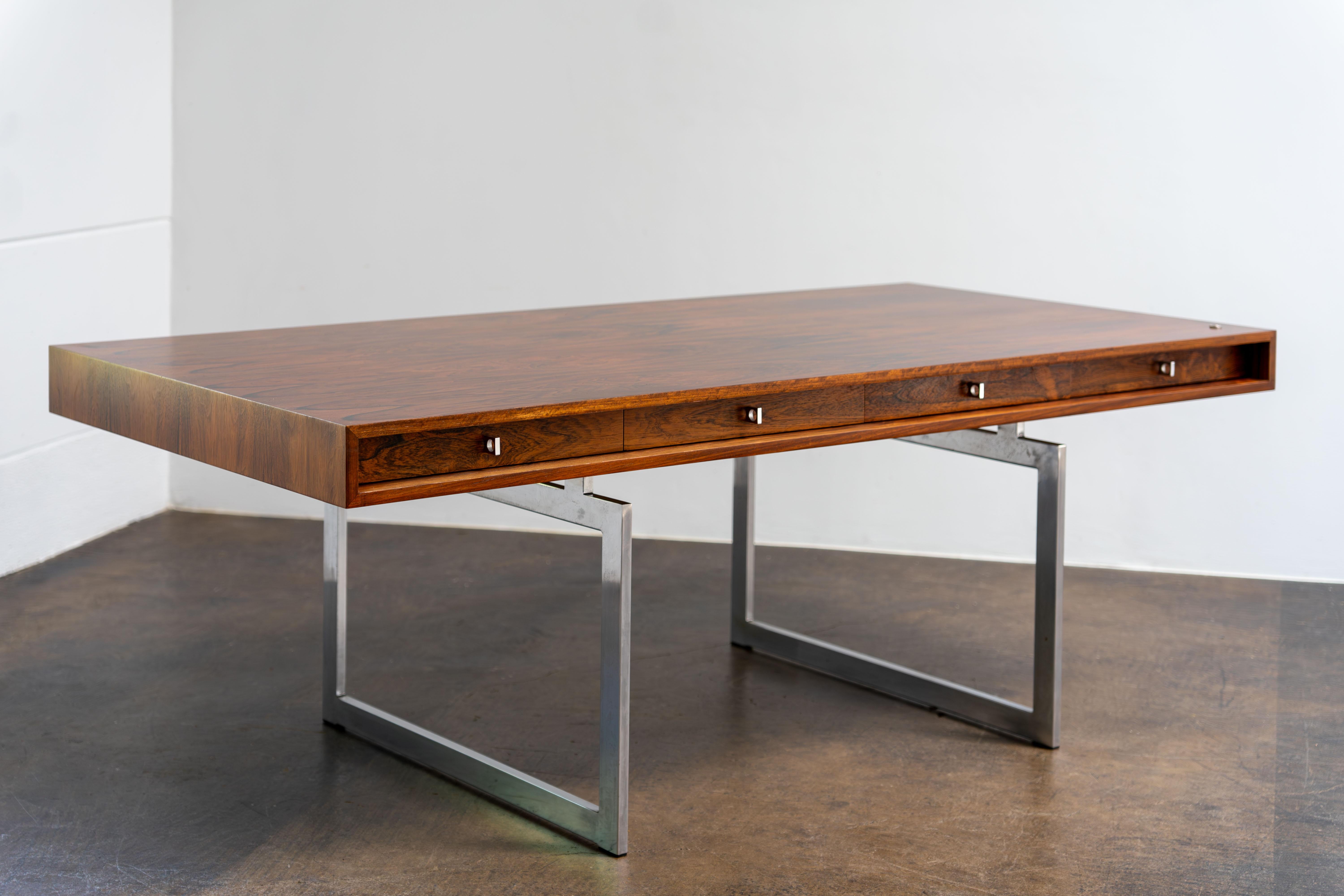 Großer Palisanderschreibtisch und -anrichte von Bodil Kjaer für E. Pedersen & Søn, 1959 im Angebot 1
