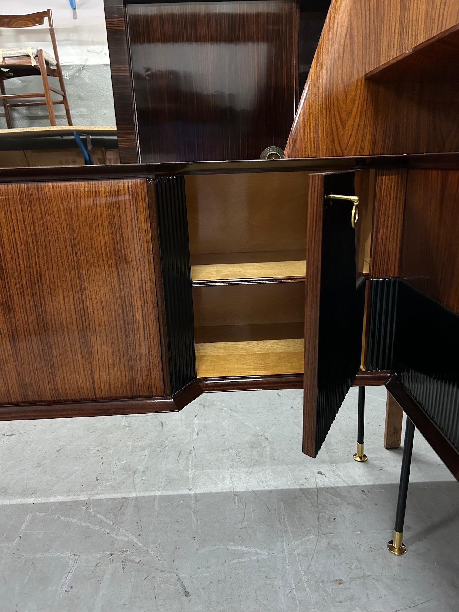 Large rosewood wall unit/dry bar by Vittorio Dassi In Excellent Condition In Porto, PT