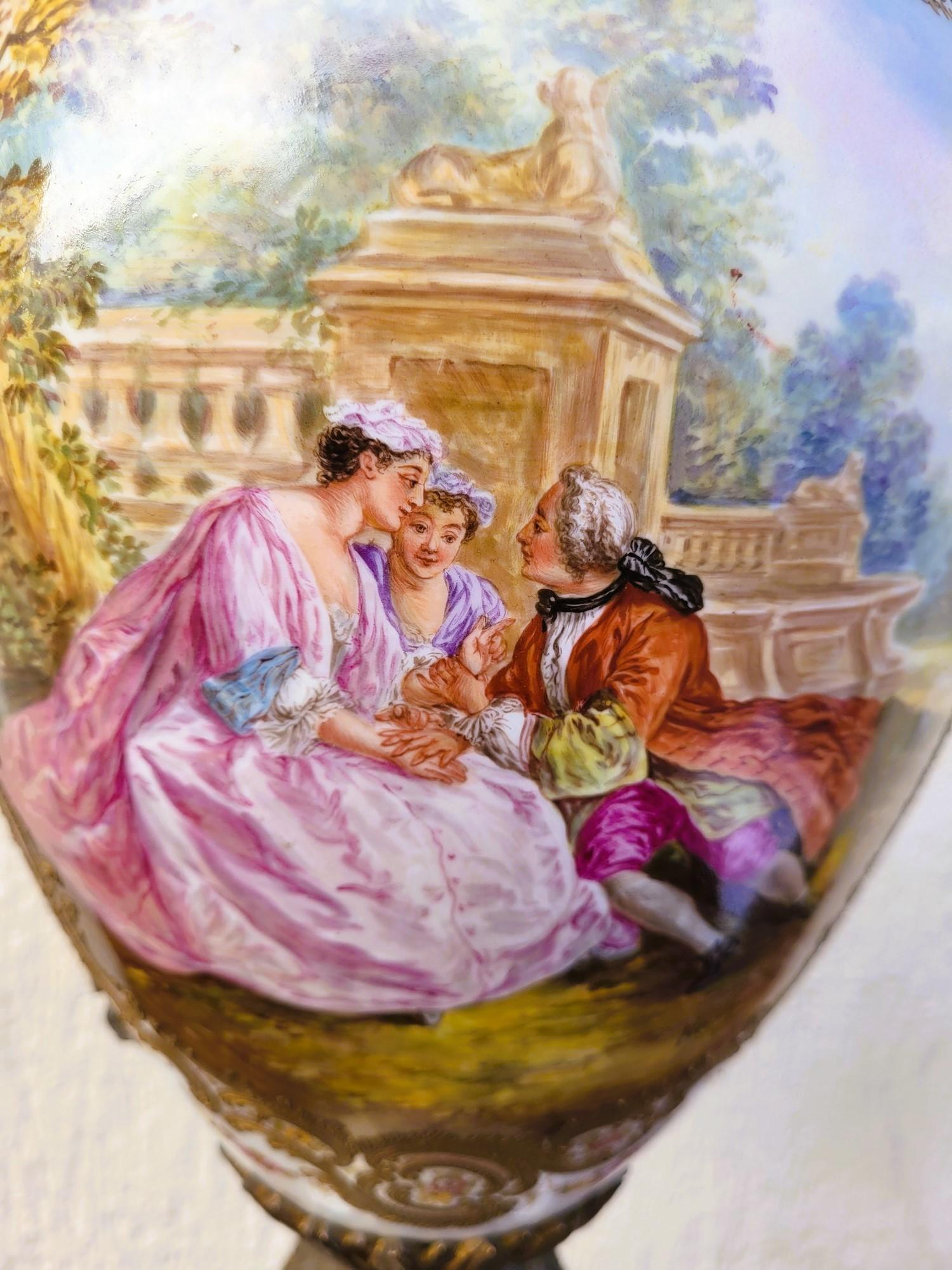 Grand vase rotatif en porcelaine et bronze, Sèvres, XIXe siècle Bon état - En vente à MARSEILLE, FR