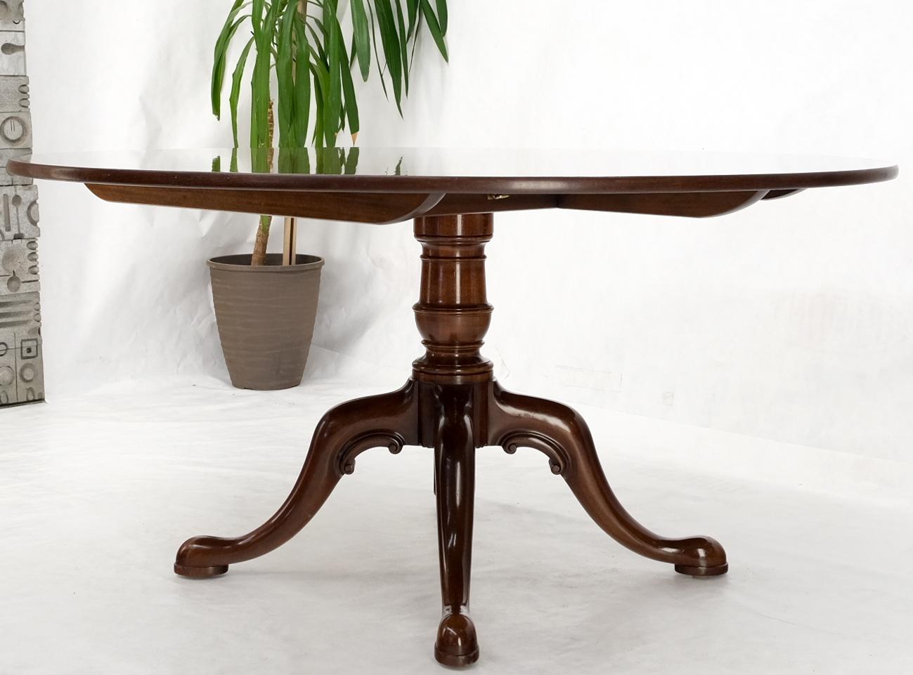 Large Round Solid Mahogany Dining Breakfast Table Removable Top In Good Condition In Rockaway, NJ