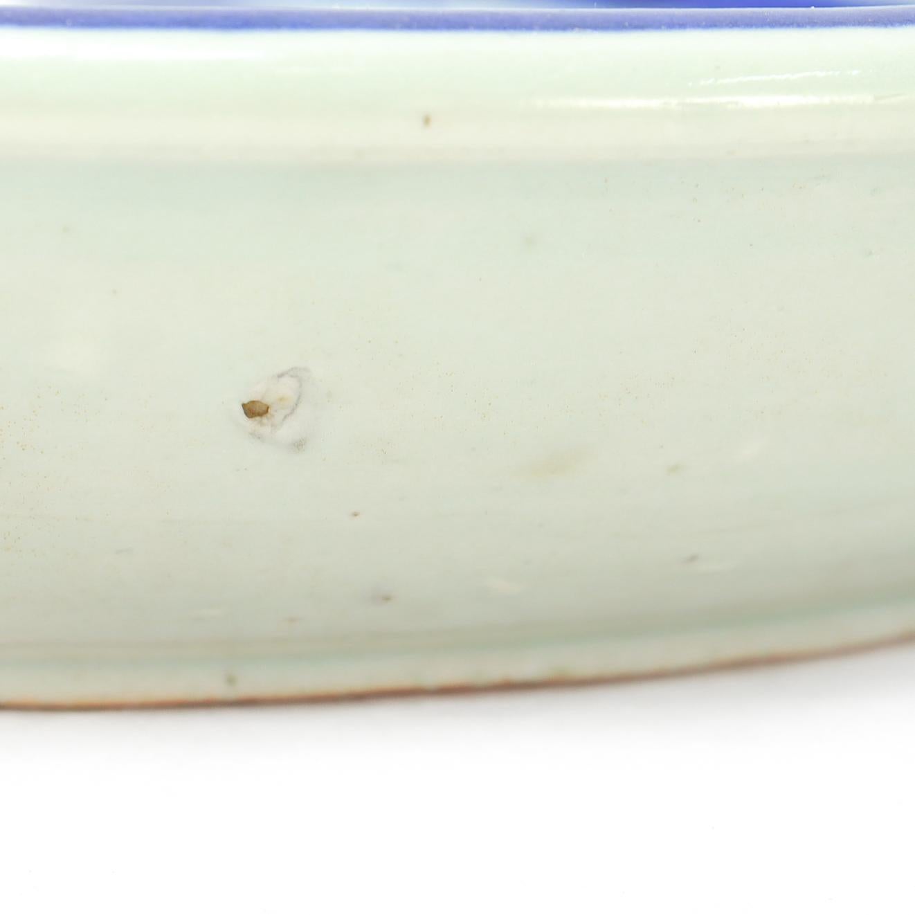 Large Round Antique Blue & White Canton Pattern Chinese Export Porcelain Serving For Sale 12