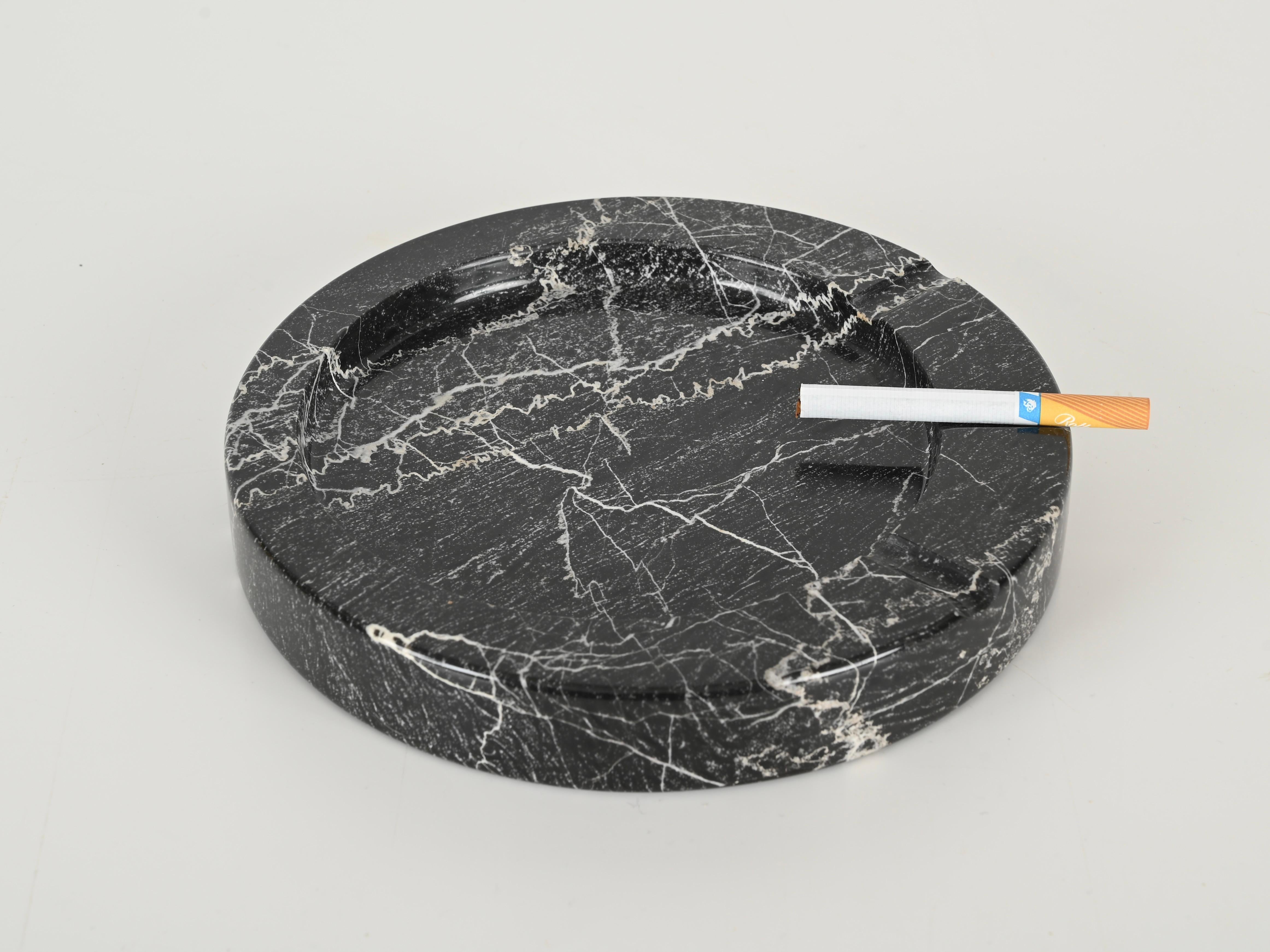 Grand cendrier rond en marbre noir par Angelo Mangiarotti, Italie, années 1970 3