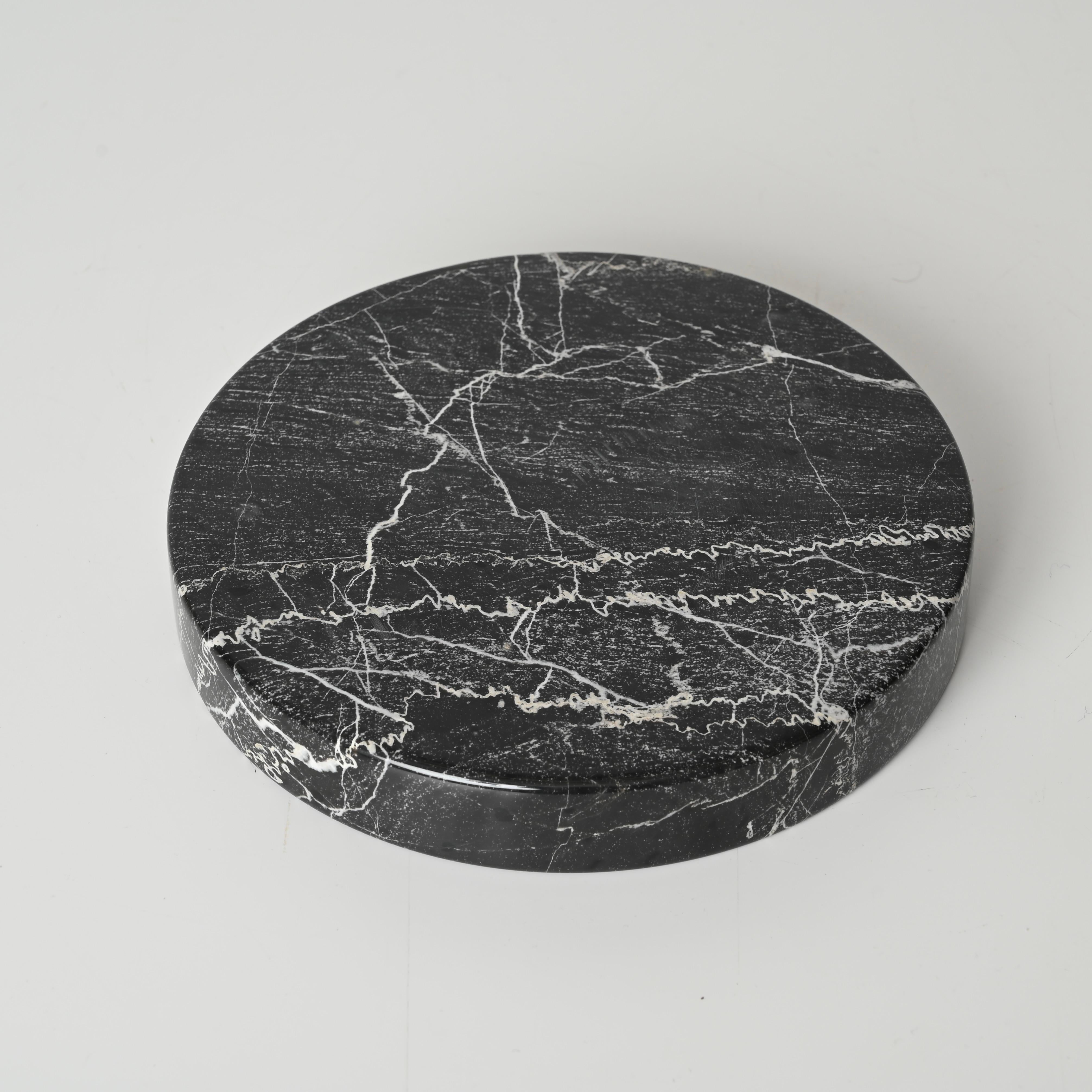 Grand cendrier rond en marbre noir par Angelo Mangiarotti, Italie, années 1970 4