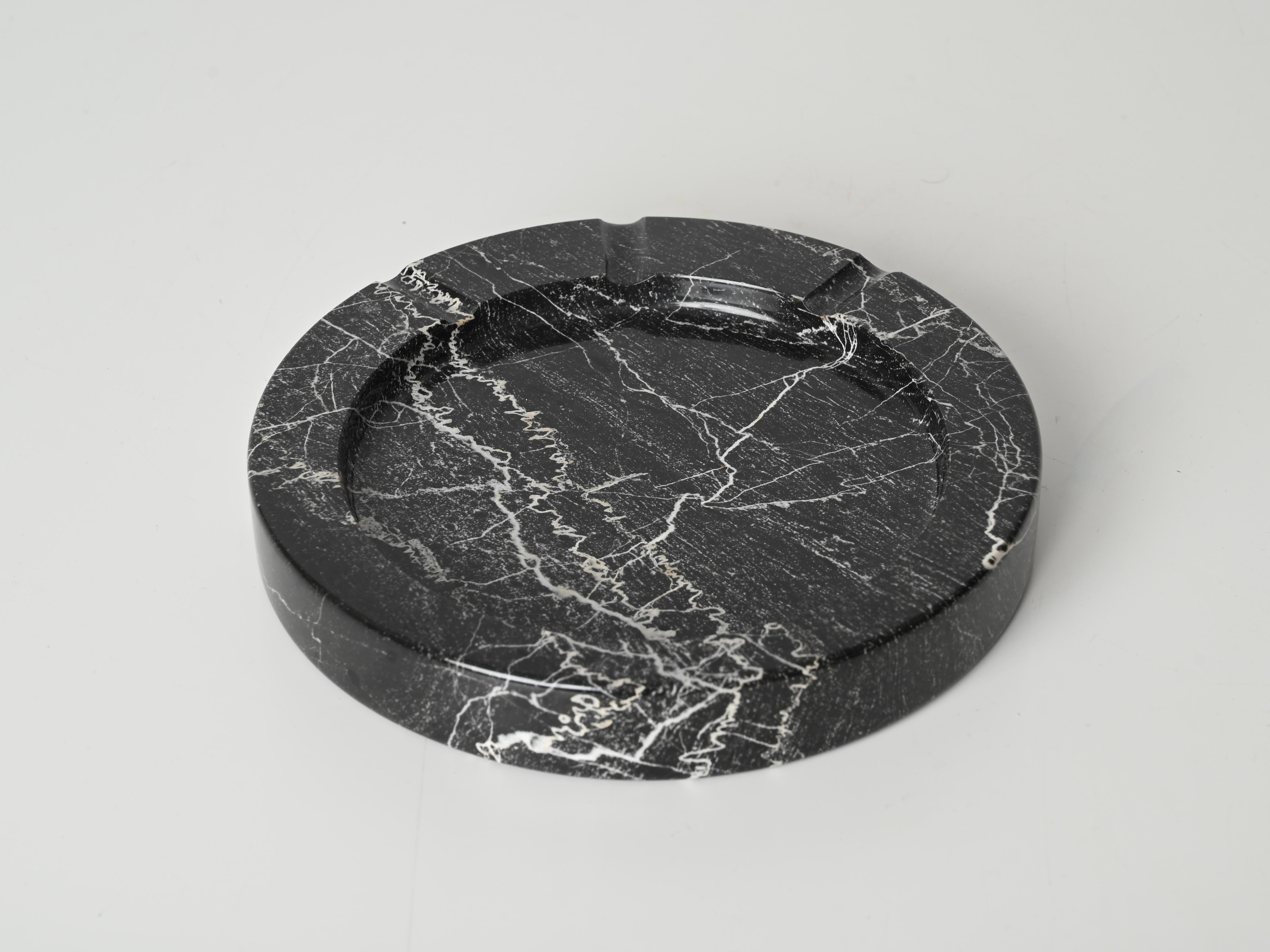 Grand cendrier rond en marbre noir par Angelo Mangiarotti, Italie, années 1970 1