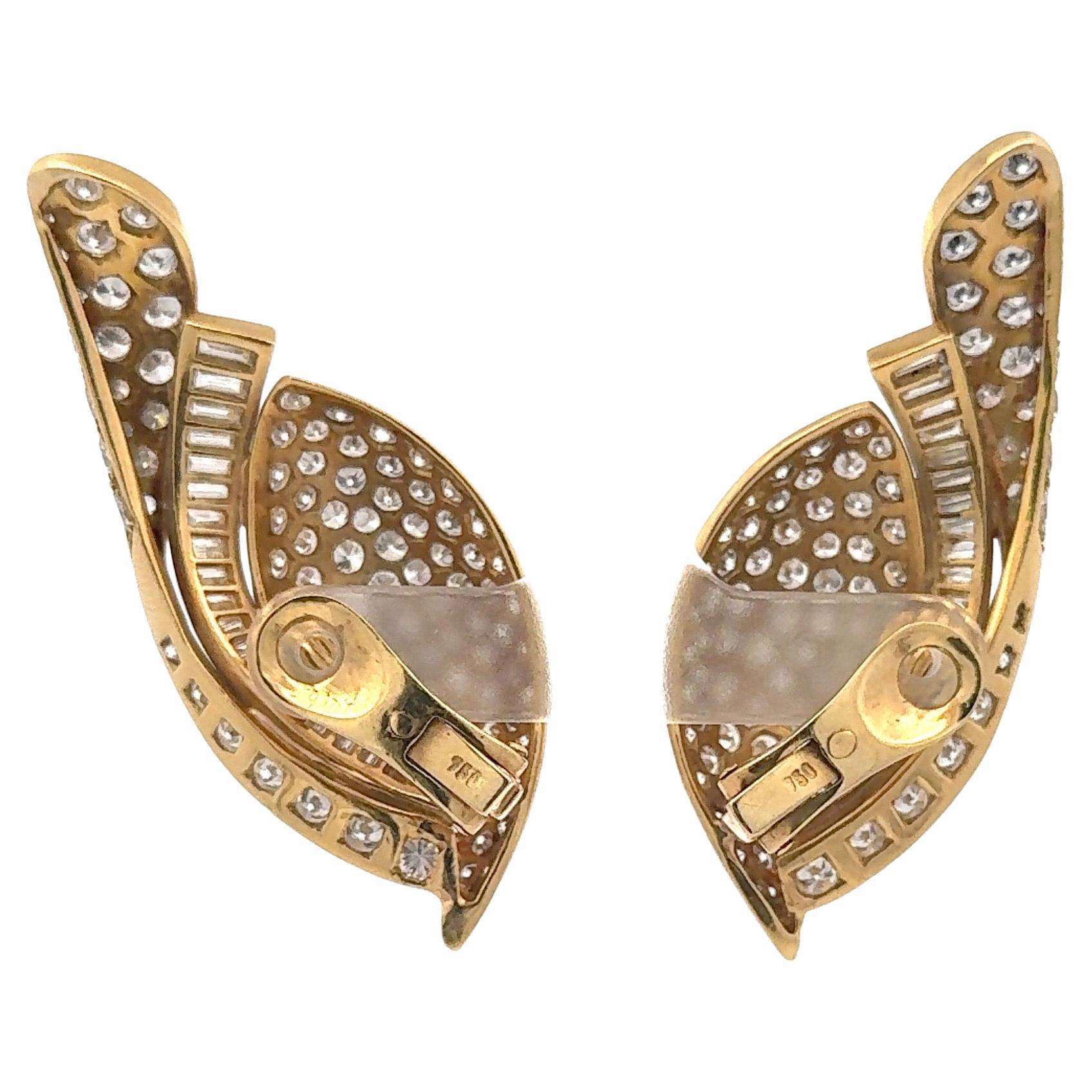 Retro Large Round & Baguette Diamond Earring Climbers 16.50 Carats 18KT Yellow Gold For Sale