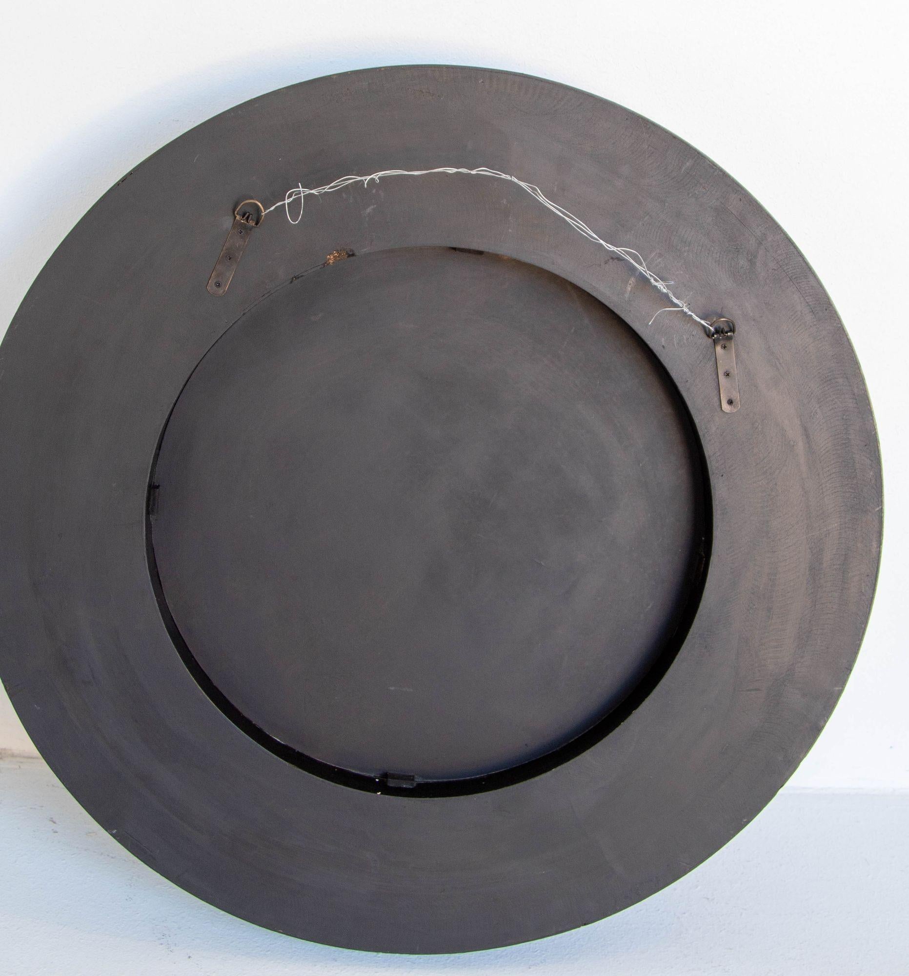 Espejo redondo grande pintado de negro Madera en venta