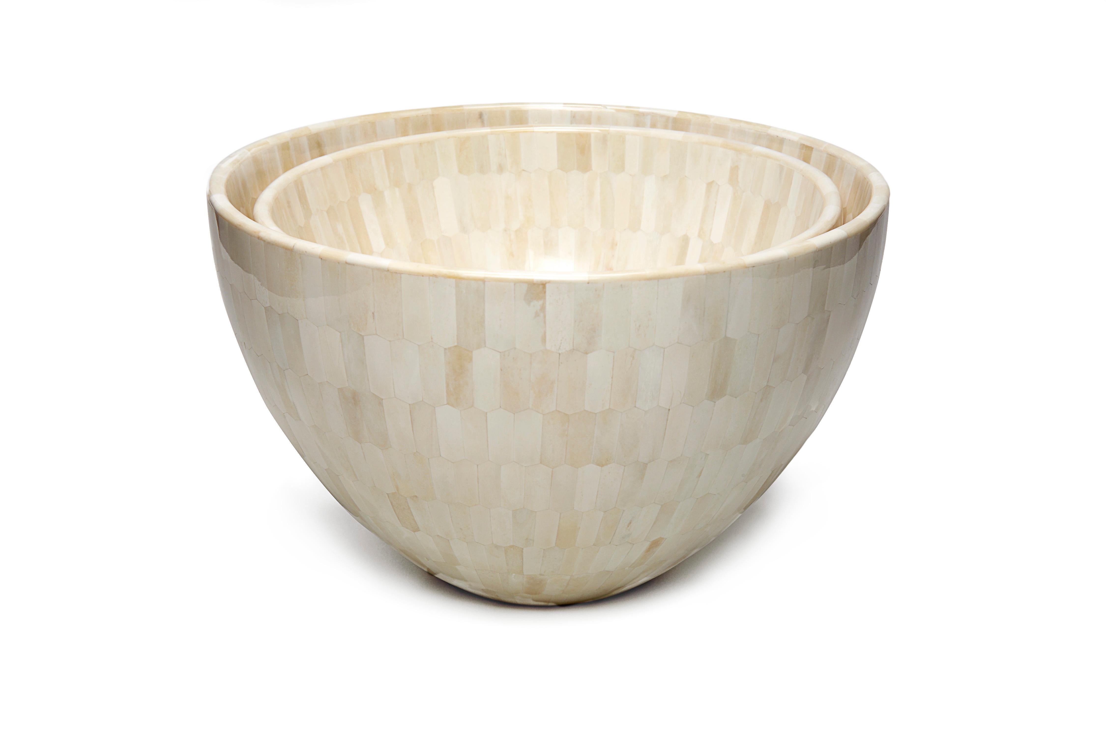 Large Round Bowls with Bone Marquetry In New Condition For Sale In New York City, NY