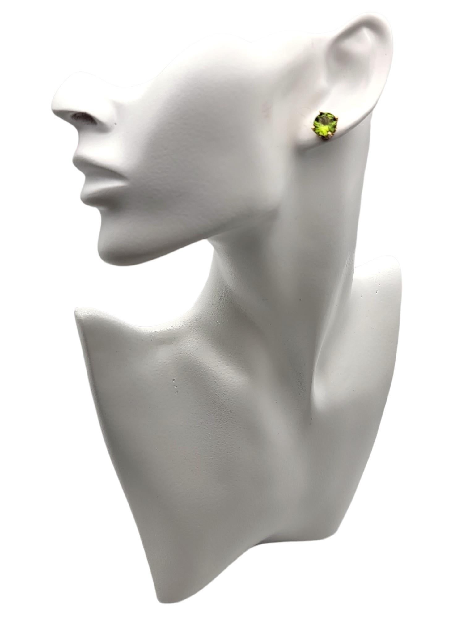 Large Round Brilliant Solitaire Green Peridot Stud Earrings in Yellow Gold For Sale 3