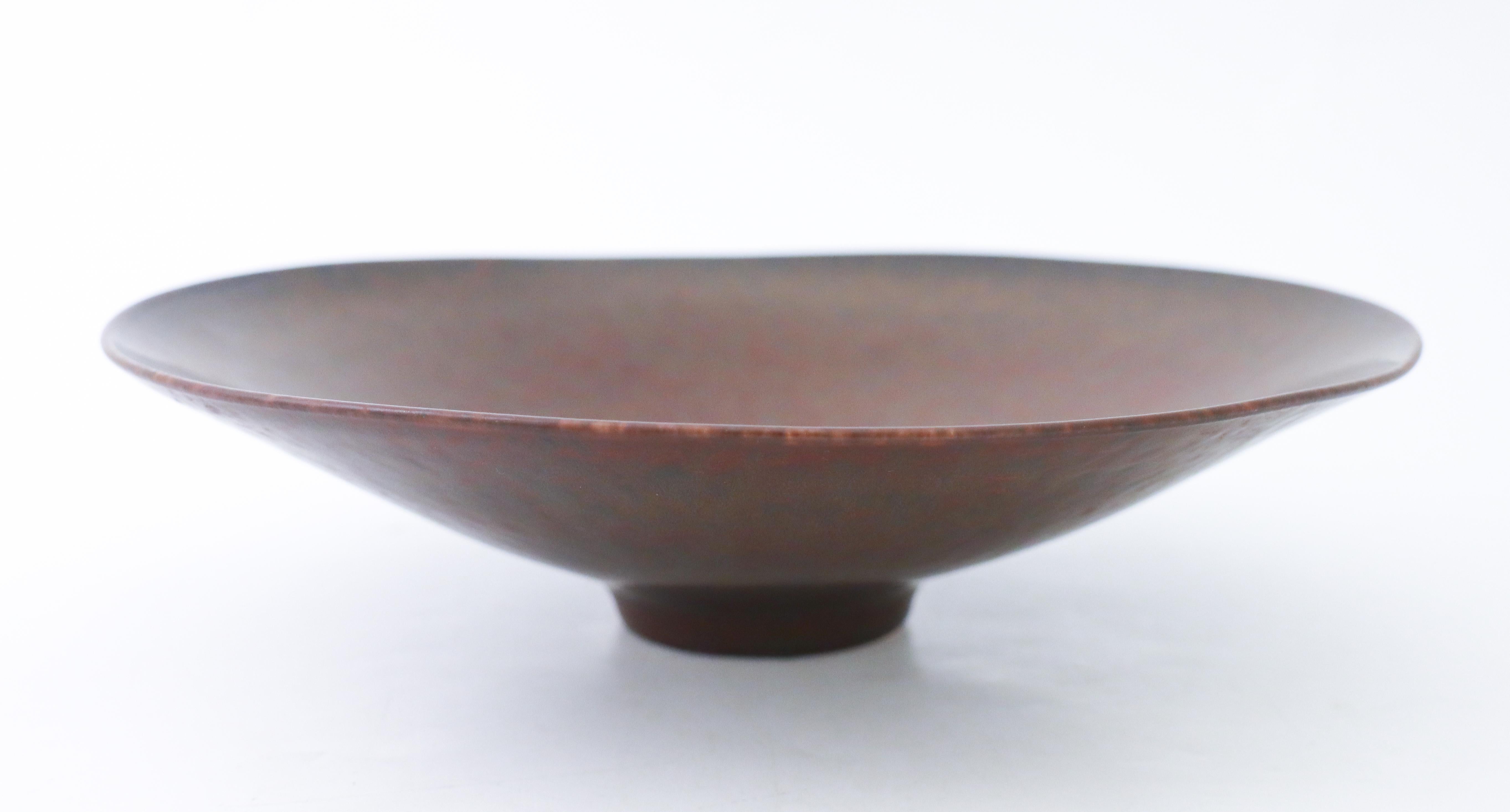 Swedish Large, Round Brown Bowl - Carl-Harry Stålhane - Rörstrand - Mid-20th Century For Sale