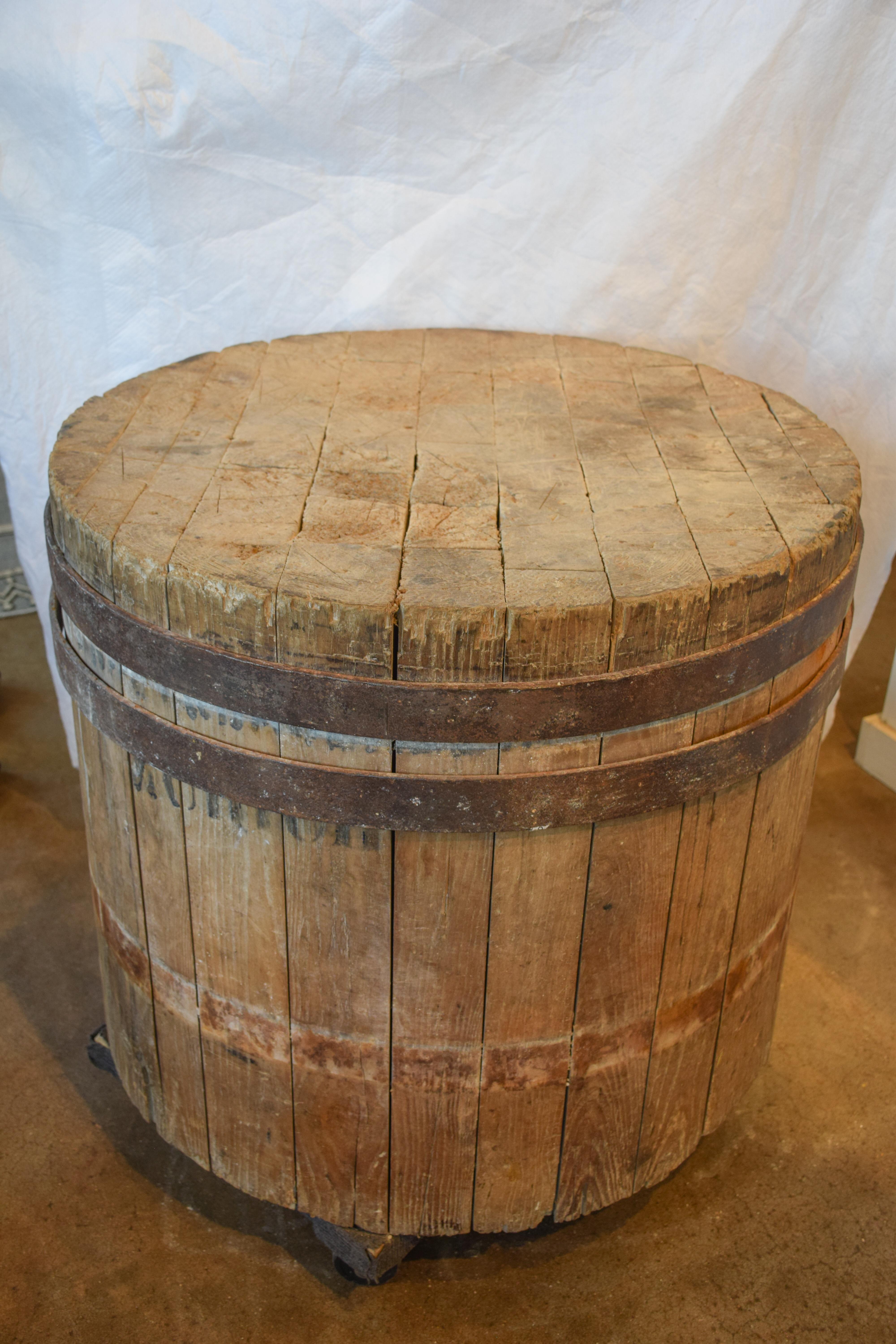 Large Round Butcher Block In Good Condition For Sale In Houston, TX