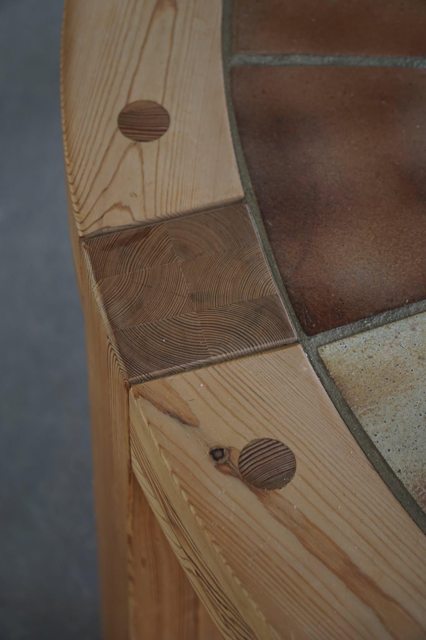 Grande table basse ronde en pin et céramique, design danois, années 1970, Sallingboe en vente 8