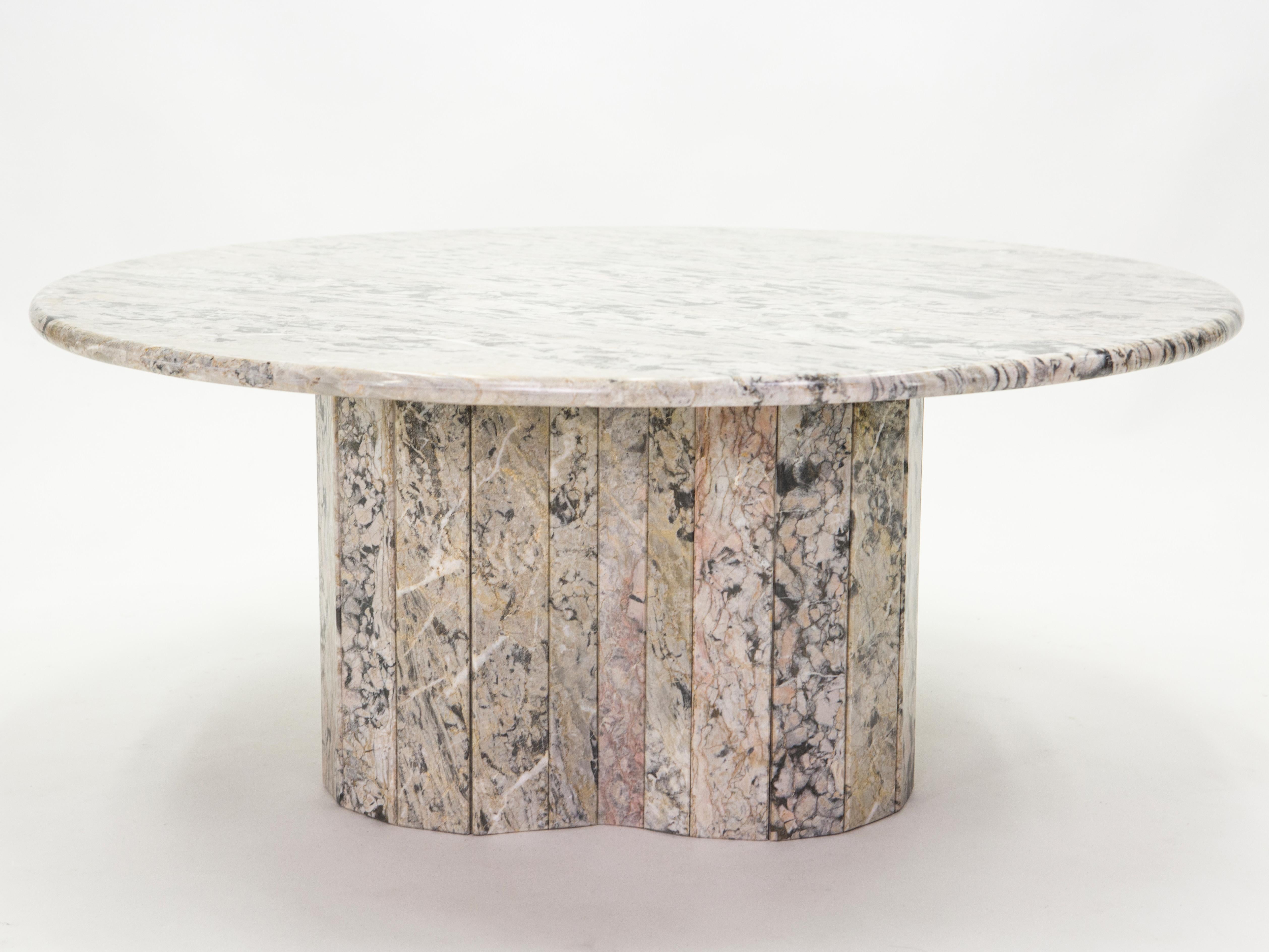 Large Round Coffee Table Made with White Sicilian Marble, 1970s In Good Condition In Paris, IDF