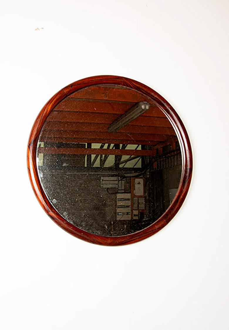 Grande specchio rotondo in palissandro danese di Vildbjerg Mobelfabrik 1960. in vendita 1