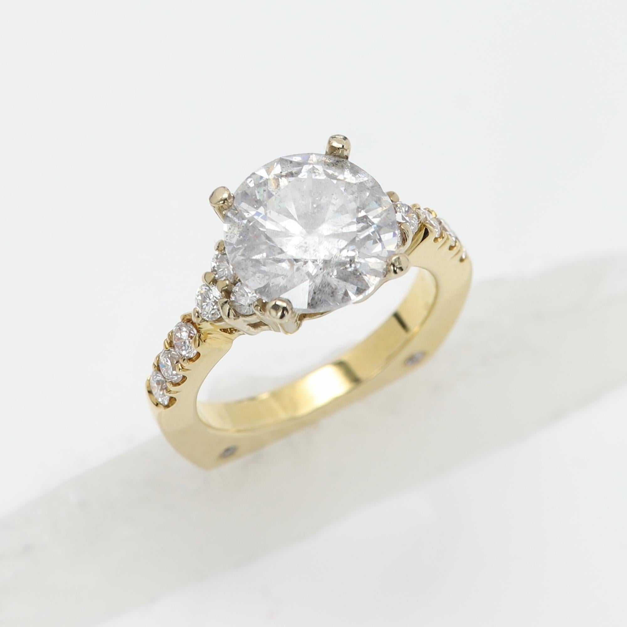 Women's Large Round Diamond Ring 4.07 Carat Natural Stones 18 Karat Engagement Ring For Sale