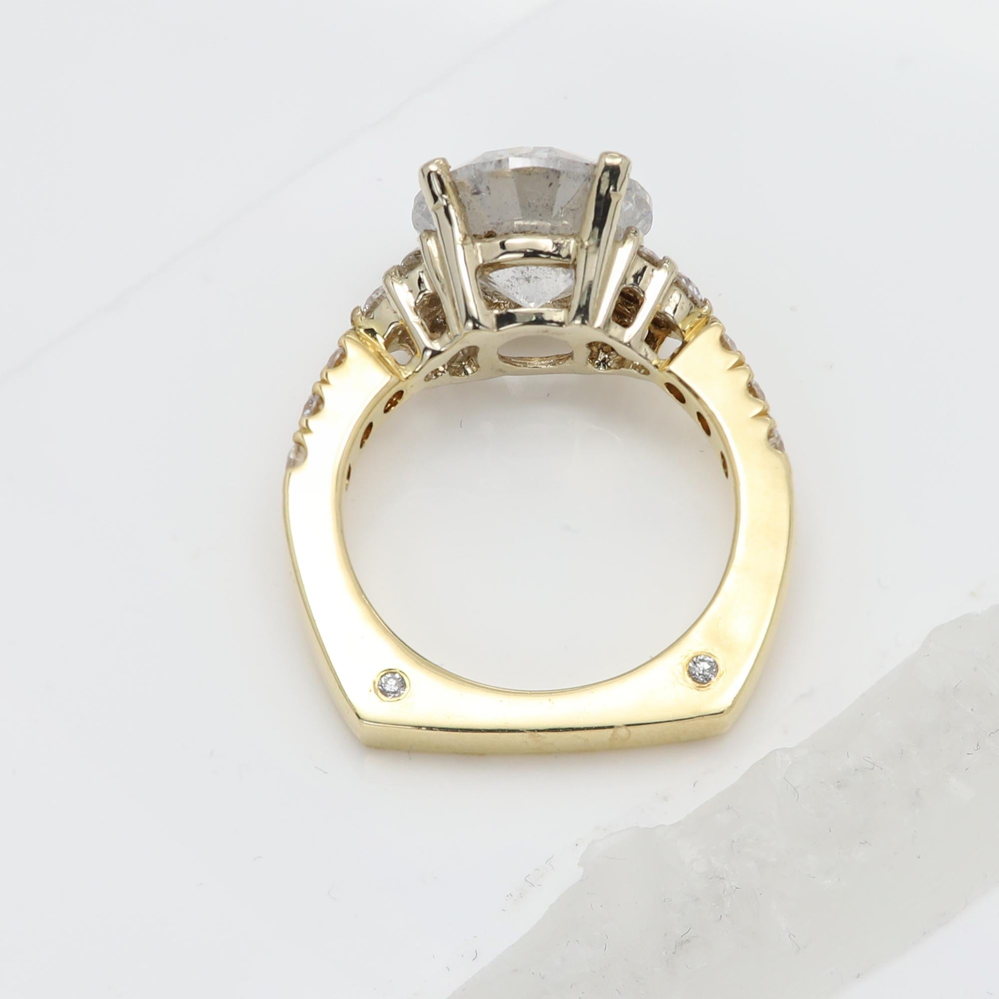 Large Round Diamond Ring 4.07 Carat Natural Stones 18 Karat Engagement Ring For Sale 1