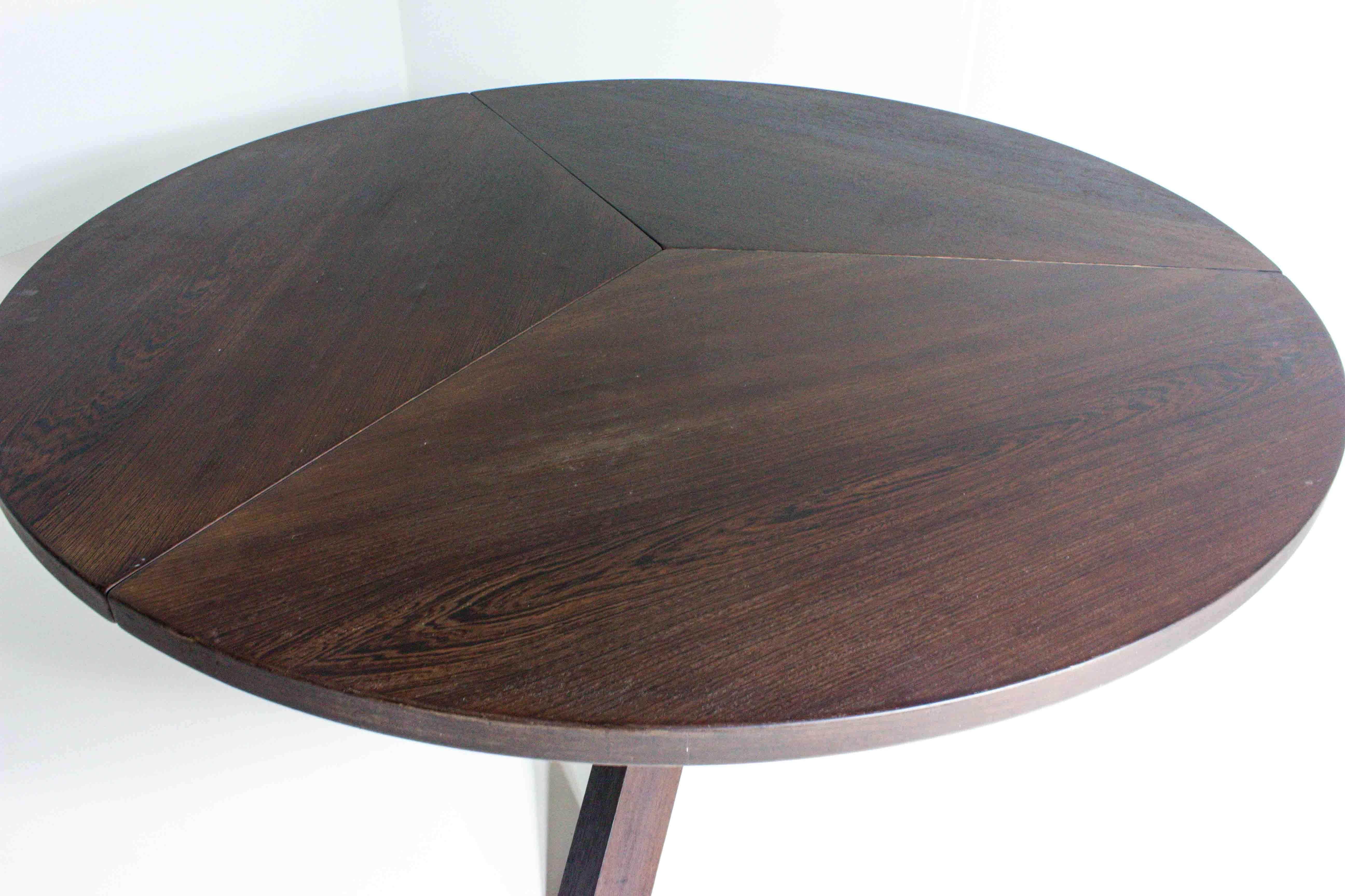 Mid-20th Century Large round dining table by Gerard Geytenbeek in wengé wood, Belgium 1960s