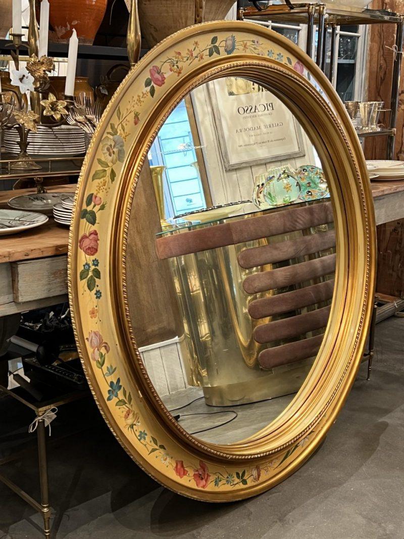 20th Century Large Round Floral and Gilt Italian Midcentury MIrror For Sale