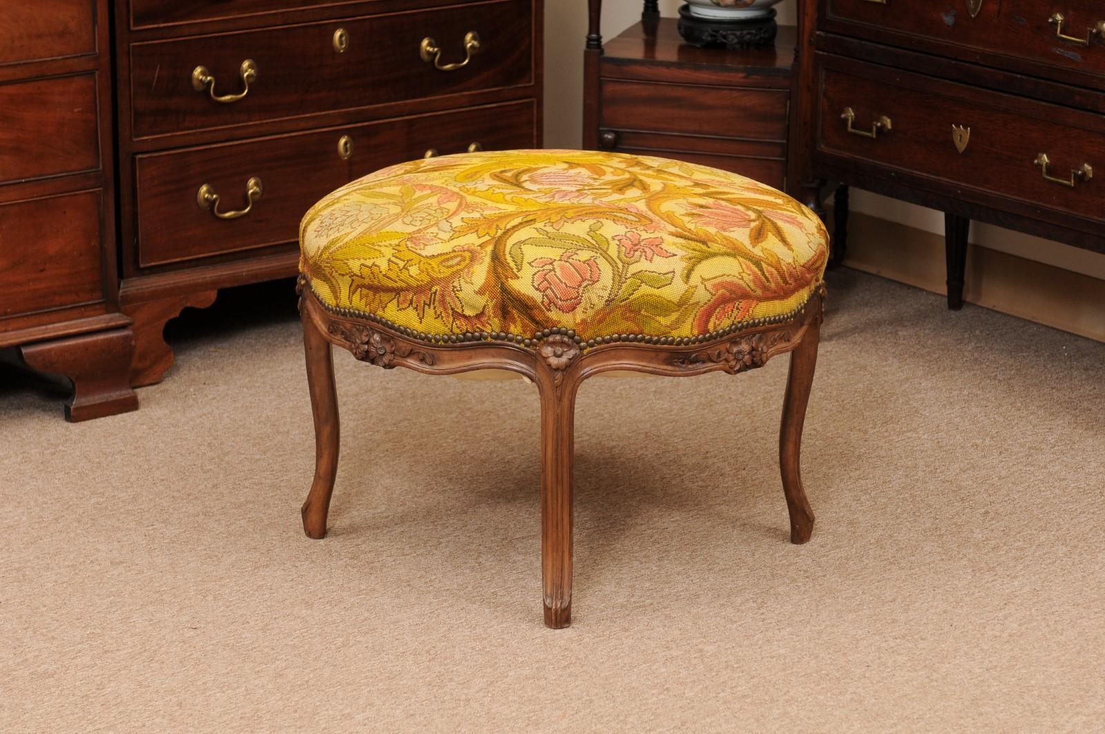 Large Round French Louis XV Walnut Bench with Yellow Needlepoint, ca. 1920 For Sale 8