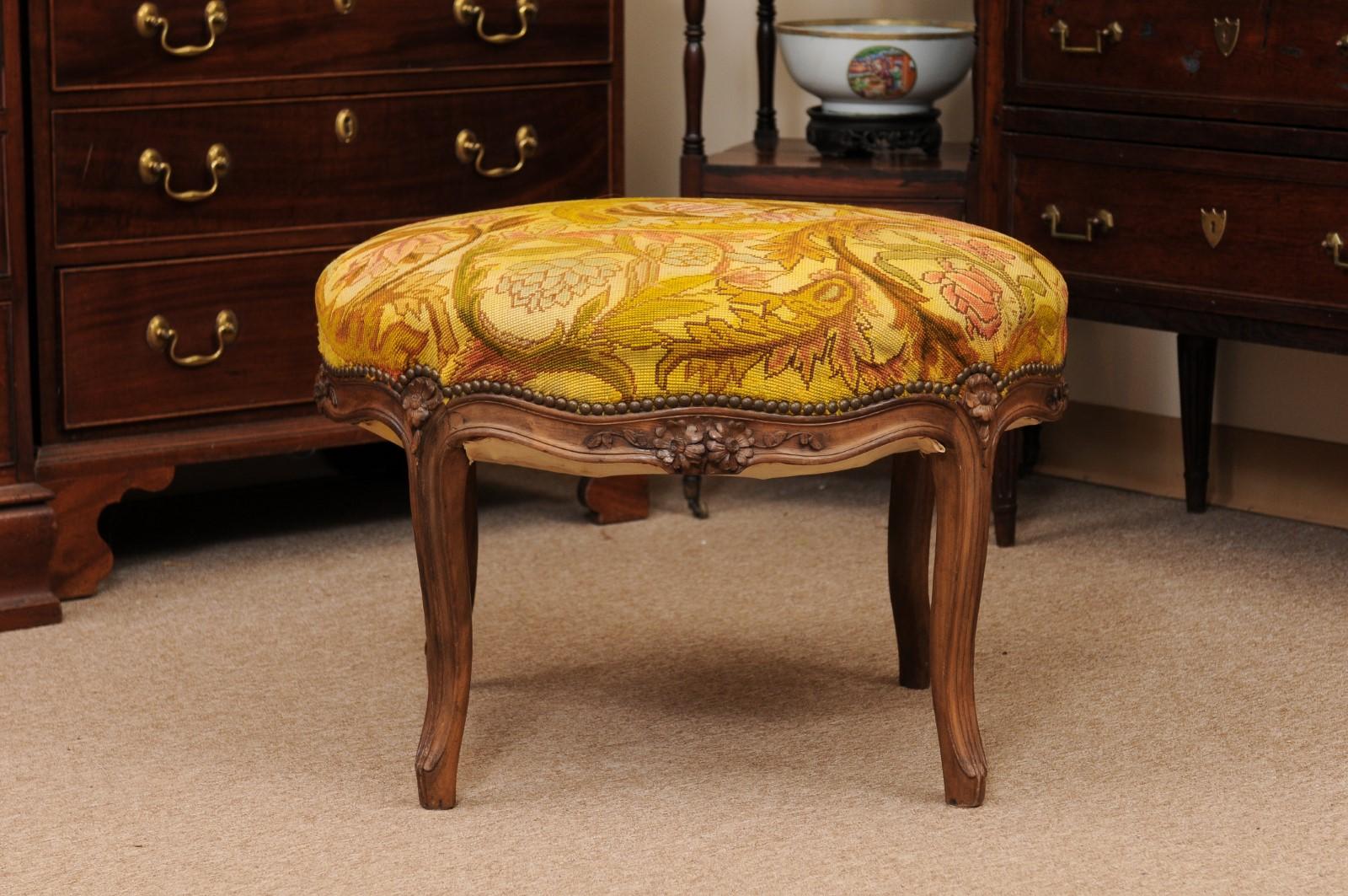 Large Round French Louis XV Walnut Bench with Yellow Needlepoint, ca. 1920 For Sale 9