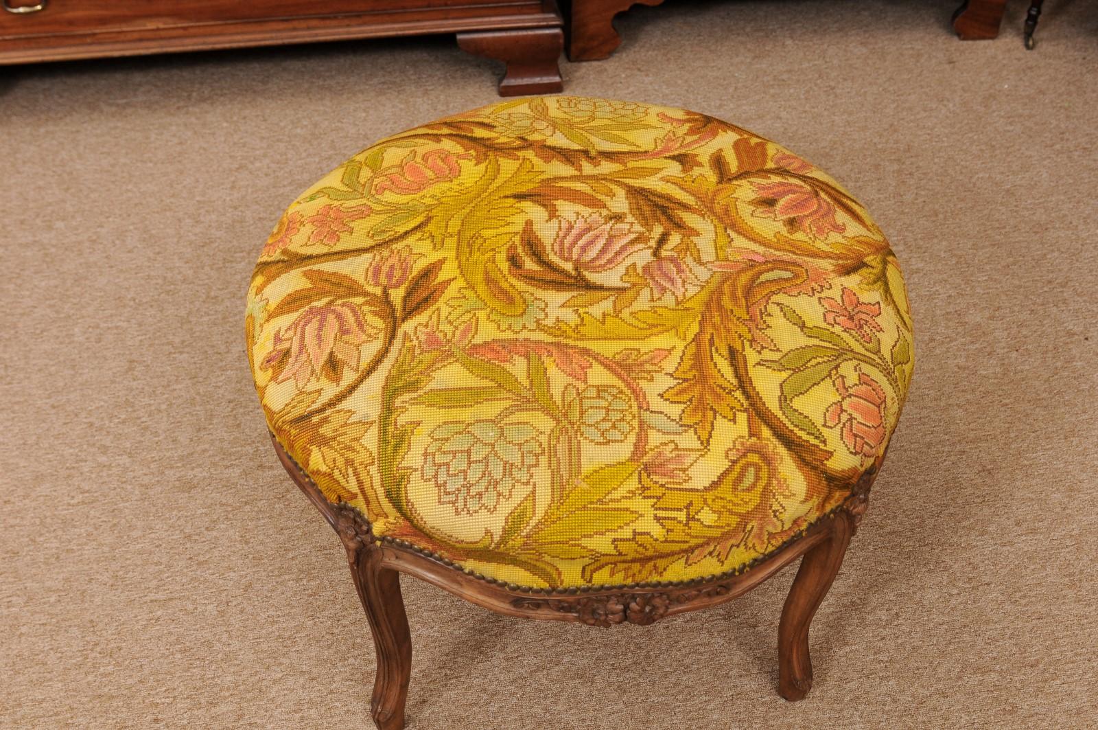 Large Round French Louis XV Walnut Bench with Yellow Needlepoint, ca. 1920 For Sale 2