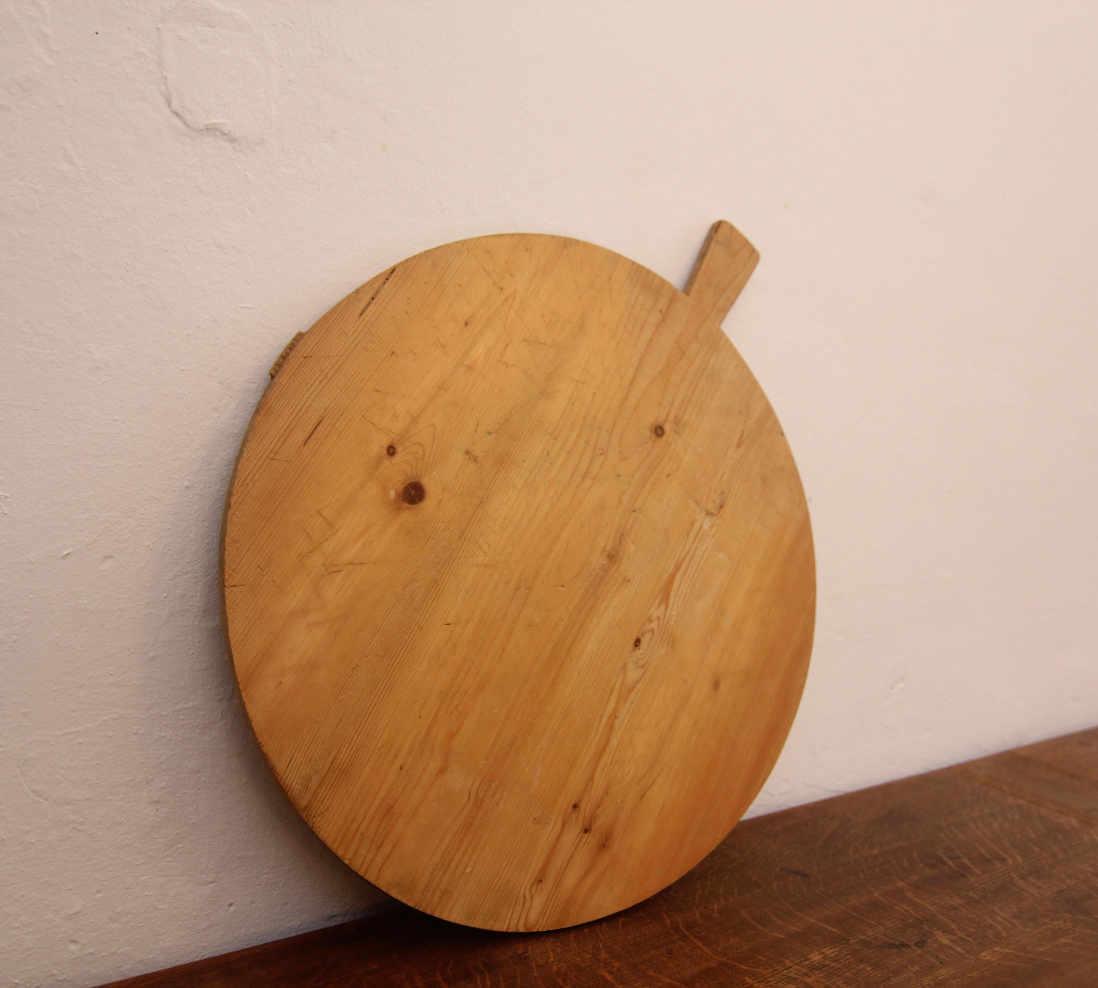 Large Round German Wooden Cutting or Serving Board For Sale 5