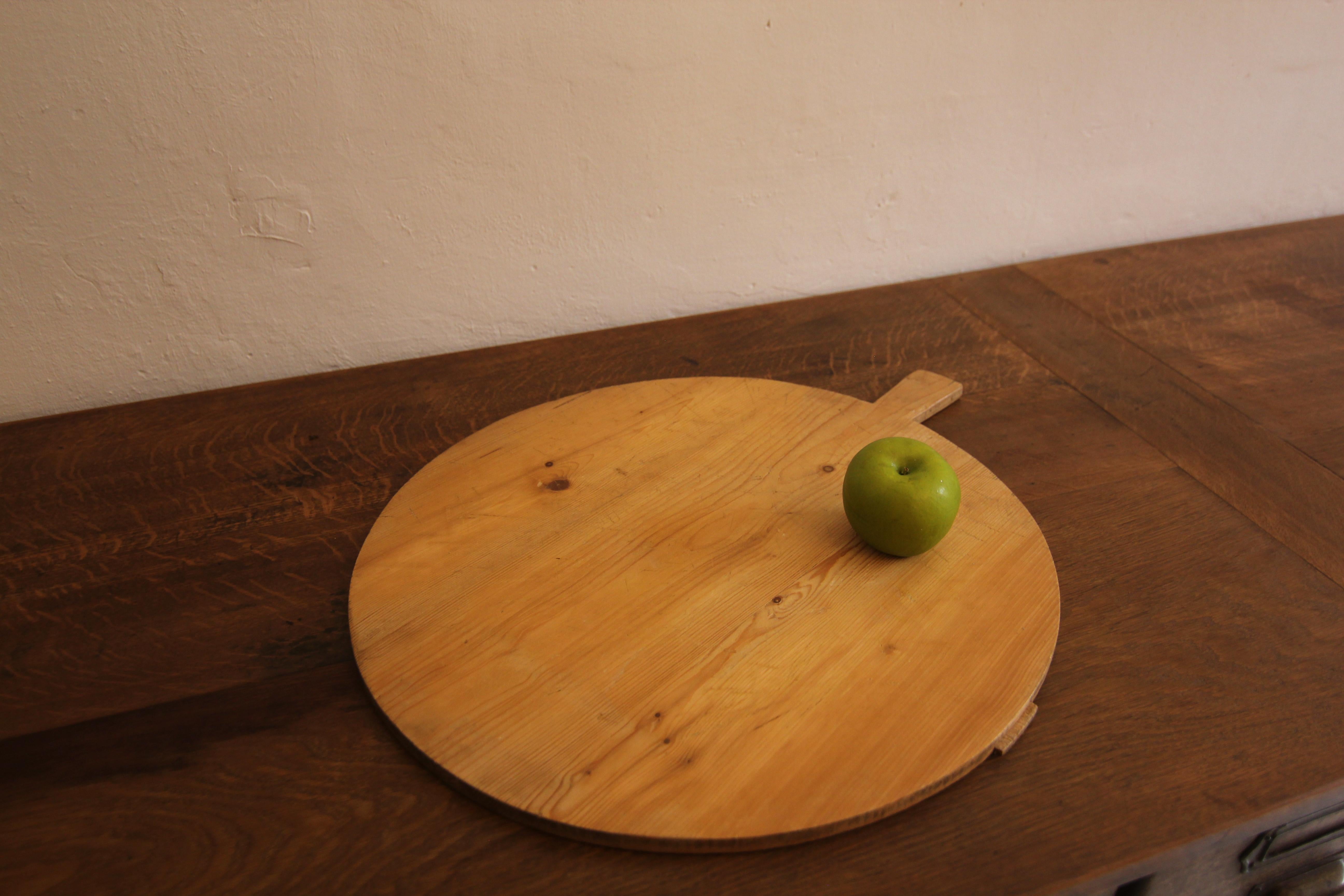 Country Large Round German Wooden Cutting or Serving Board For Sale