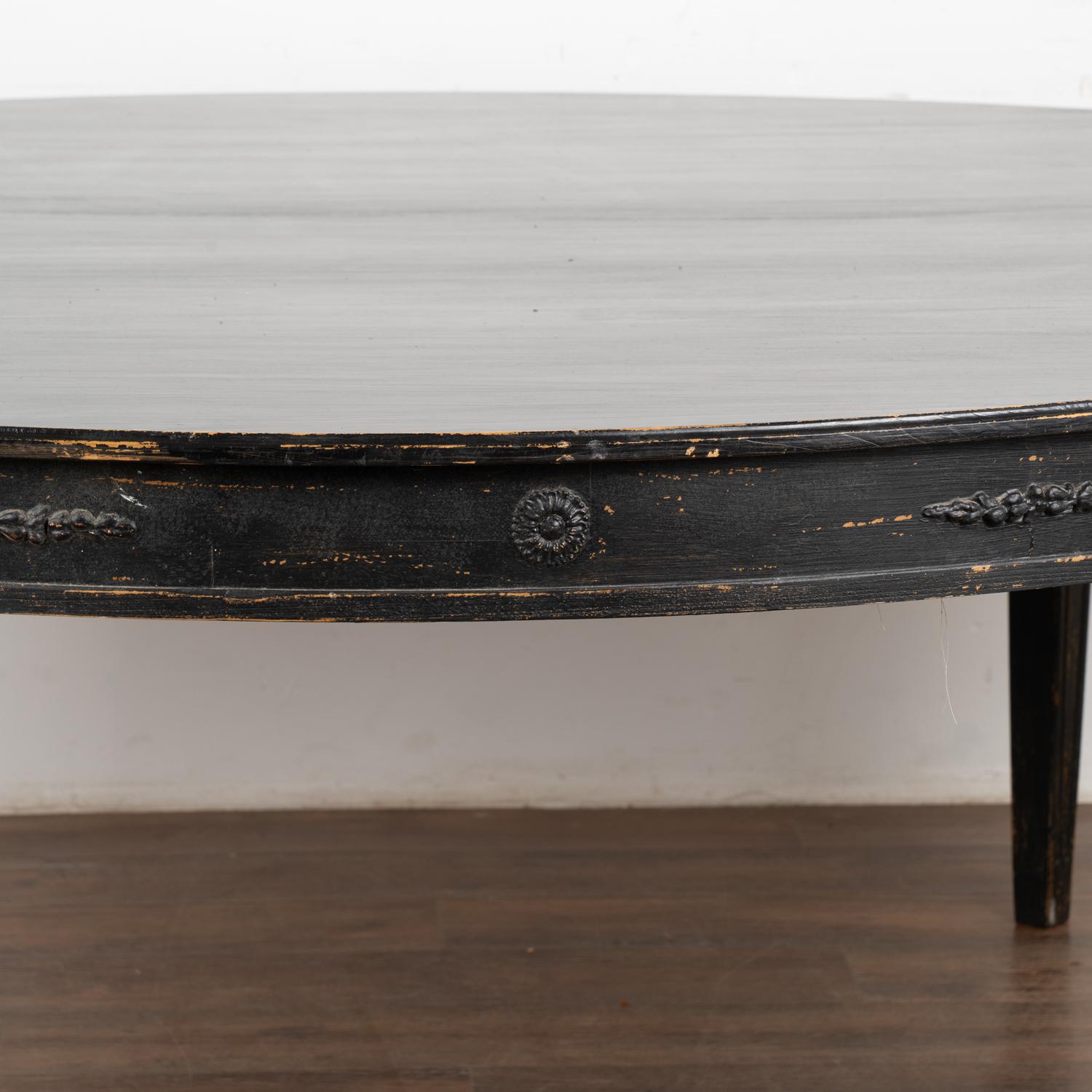 Large Round Gustavian Style Dining Table, reproduction In New Condition In Round Top, TX
