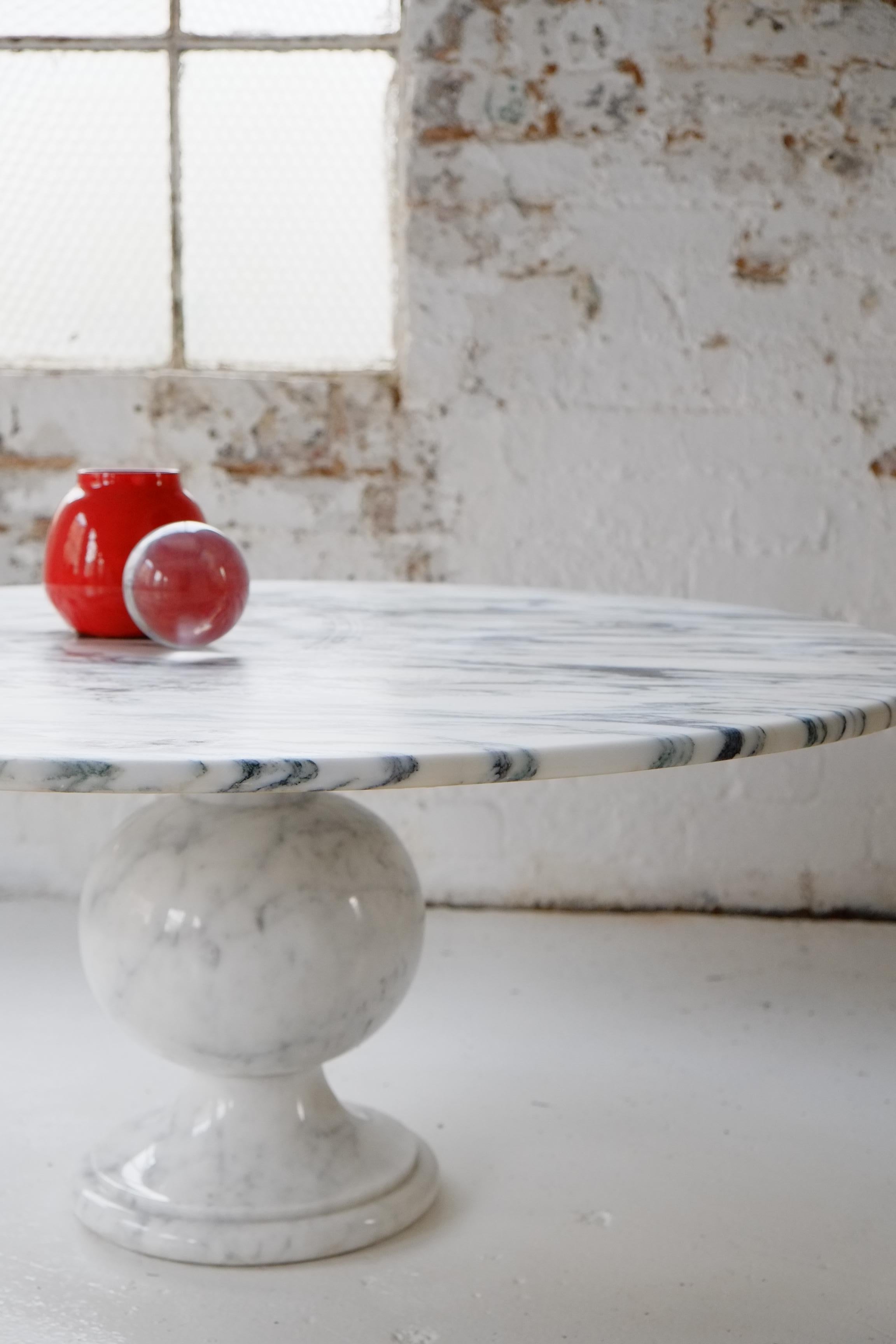 Late 20th Century Large Round Italian Carrara Marble Vintage Coffee Table