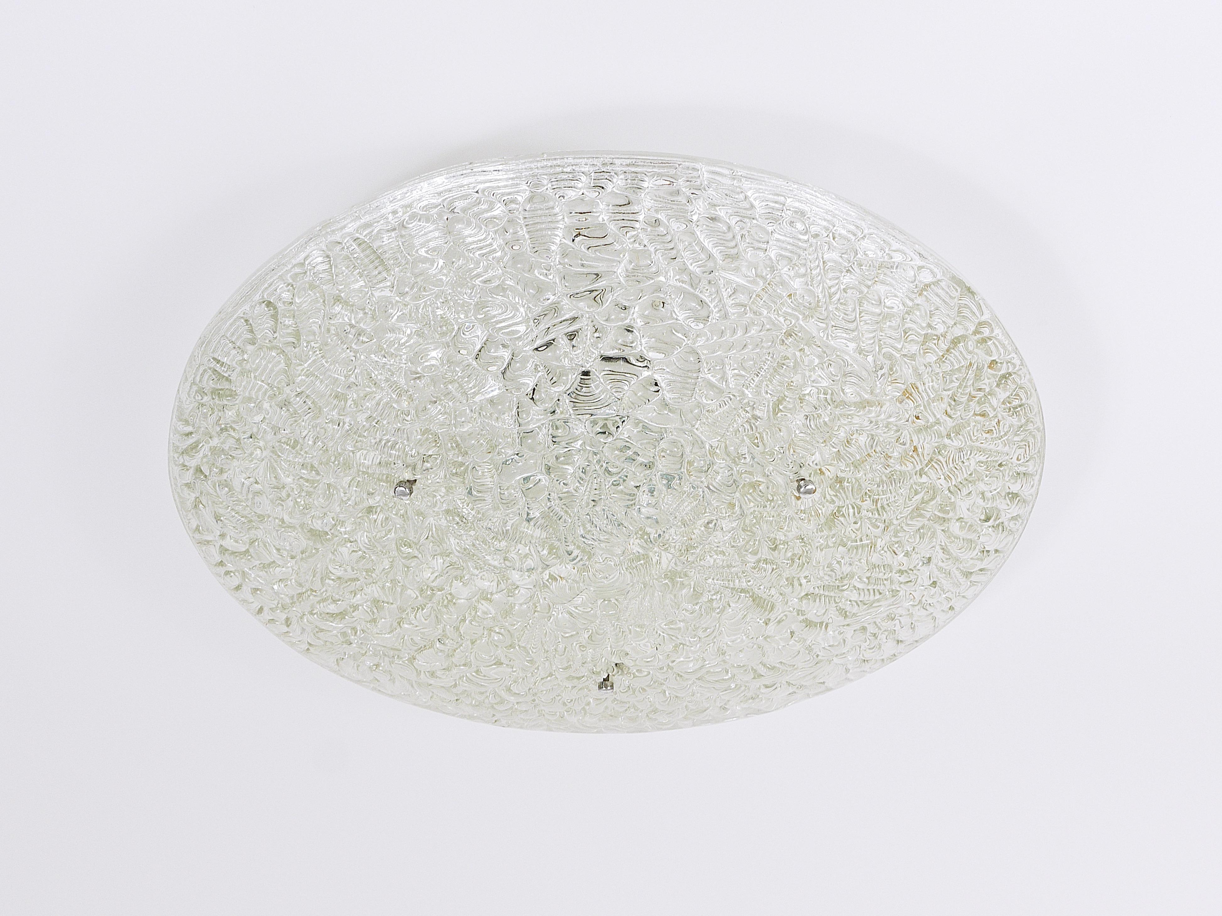 Large Round J. T. Kalmar Mid-Century Textured Glass Flush Mount,  Austria, 1960s For Sale 3