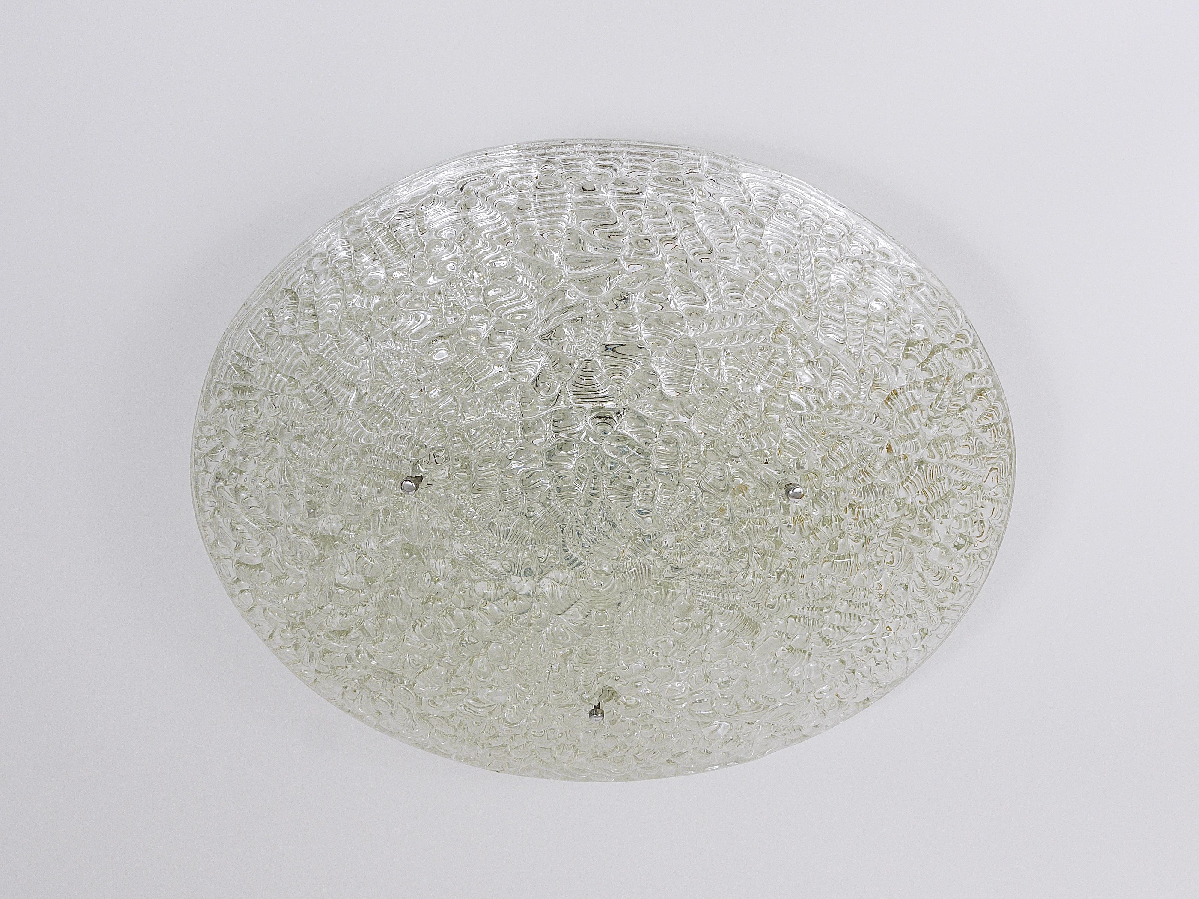 Large Round J. T. Kalmar Mid-Century Textured Glass Flush Mount,  Austria, 1960s For Sale 4