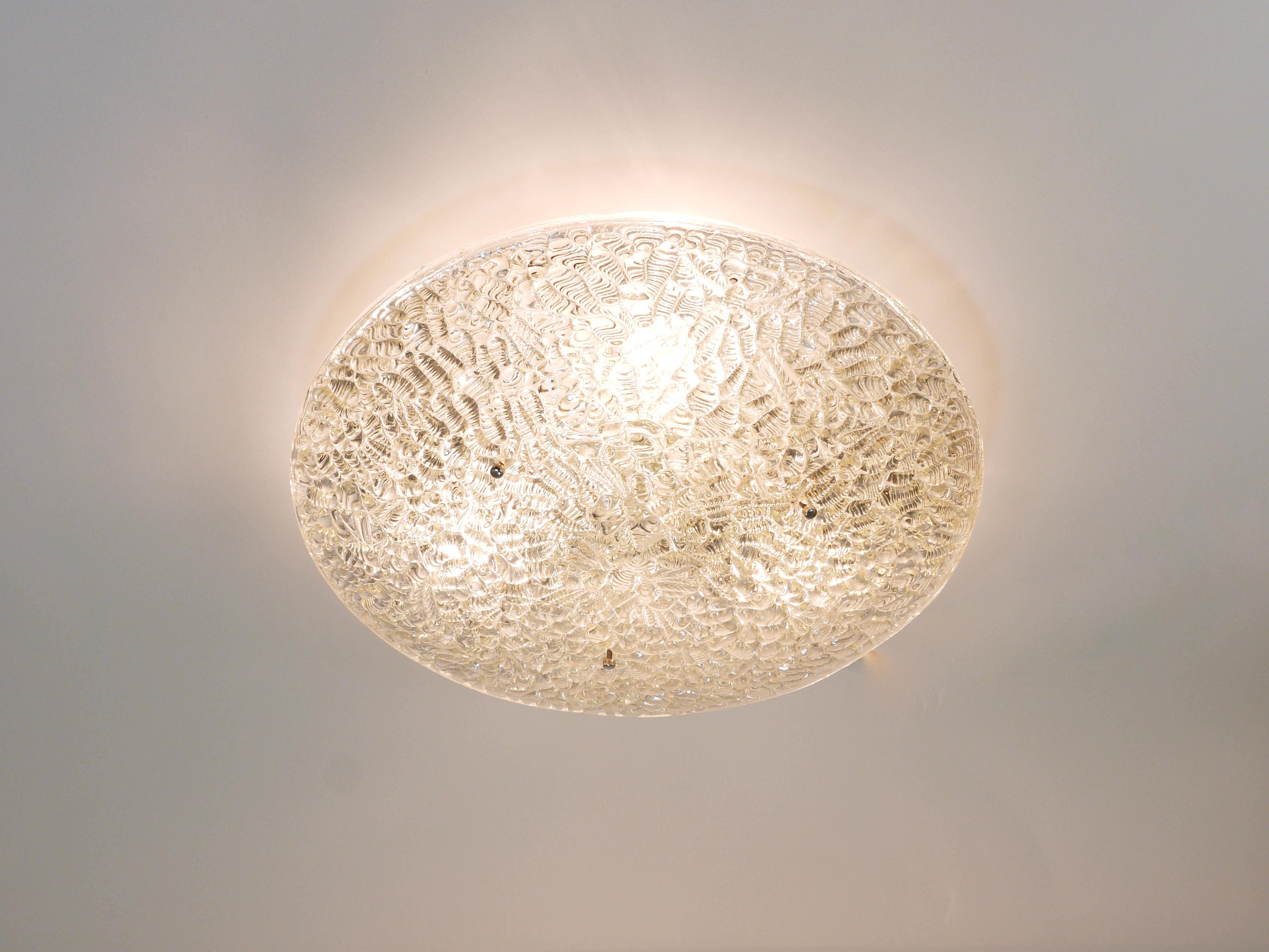 Large Round J. T. Kalmar Mid-Century Textured Glass Flush Mount,  Austria, 1960s For Sale 6