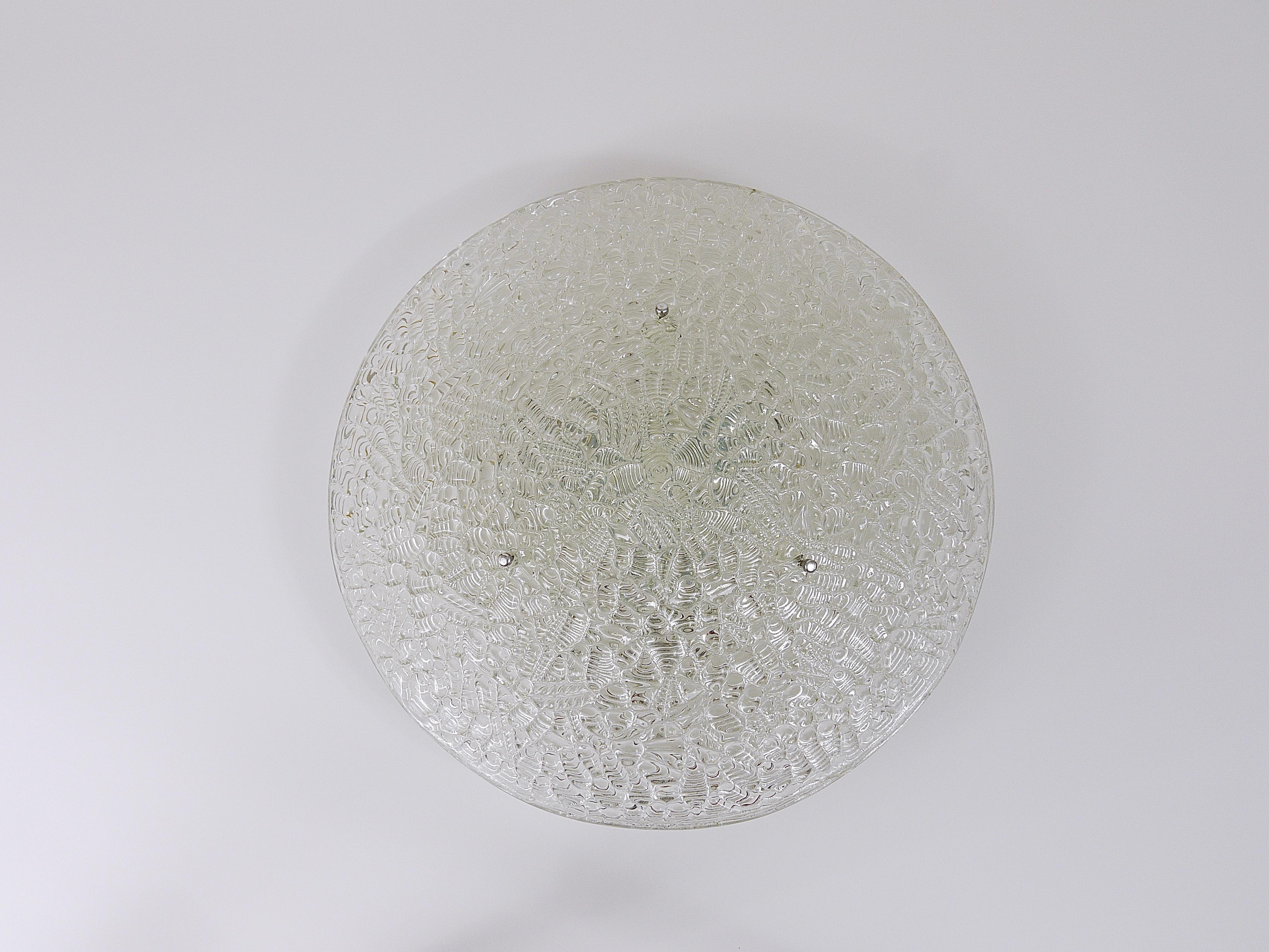 Large Round J. T. Kalmar Mid-Century Textured Glass Flush Mount,  Austria, 1960s For Sale 7