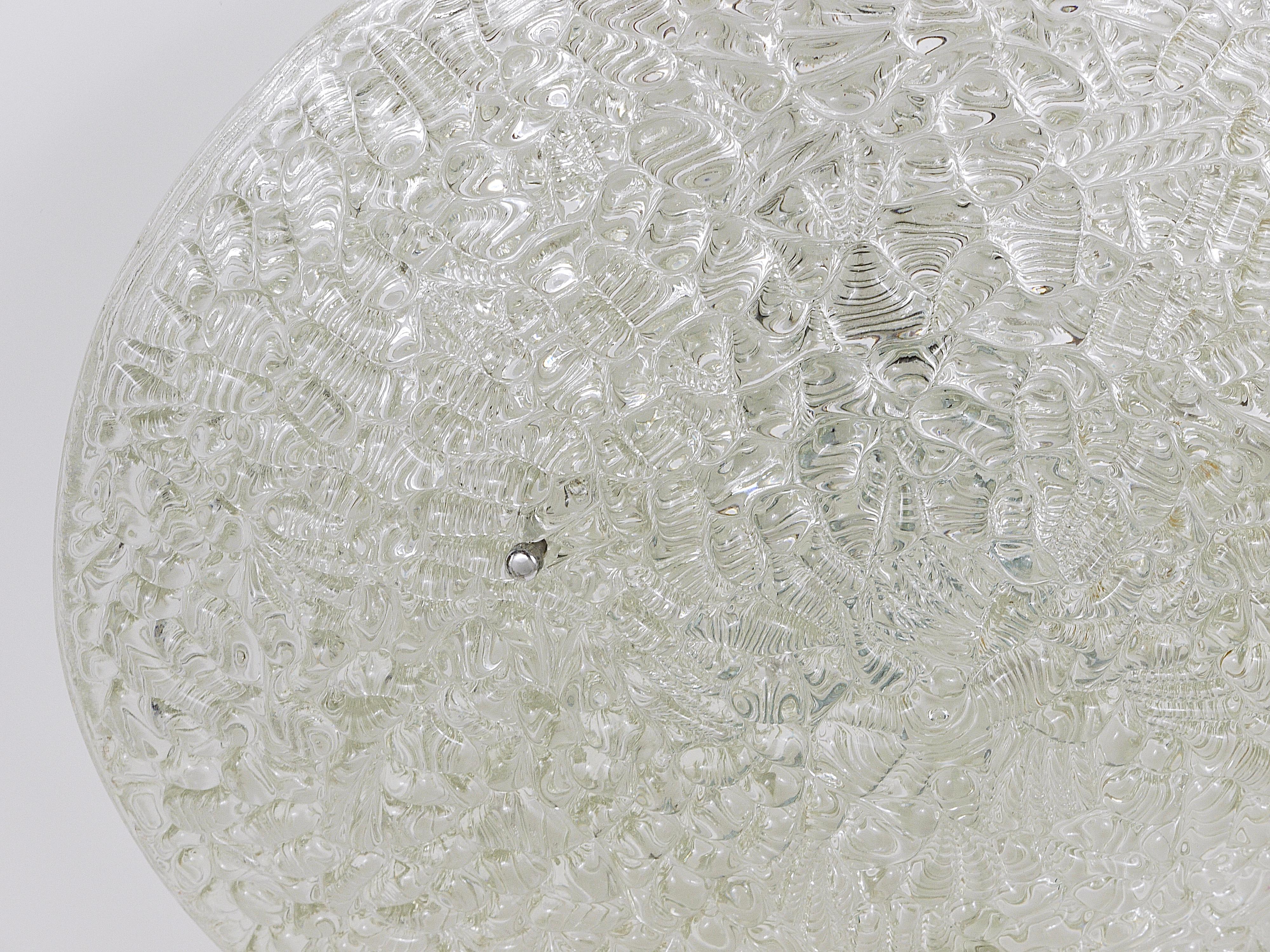 Grande monture encastrée ronde en verre texturé J. T. Kalmar du milieu du siècle dernier  Autriche, années 1960 en vente 8