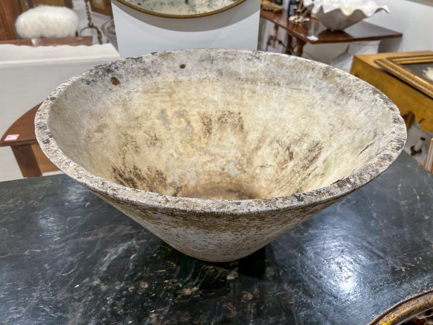 Large Round Jardiniere In Good Condition For Sale In New Orleans, LA