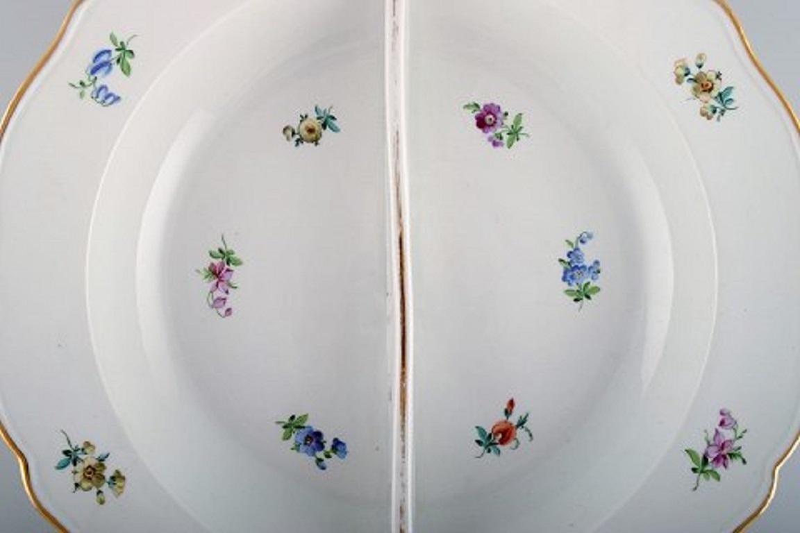 Gran cuenco redondo de Meissen con separador de ambientes en porcelana pintada a mano Alemán en venta