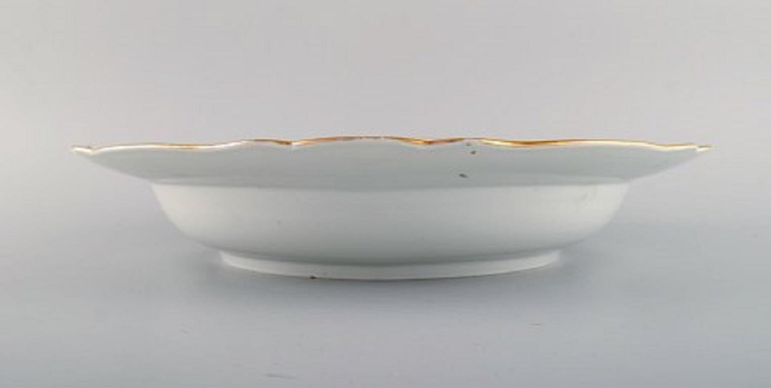 19th Century Large Round Meissen Bowl with Room Divider in Hand-Painted Porcelain For Sale