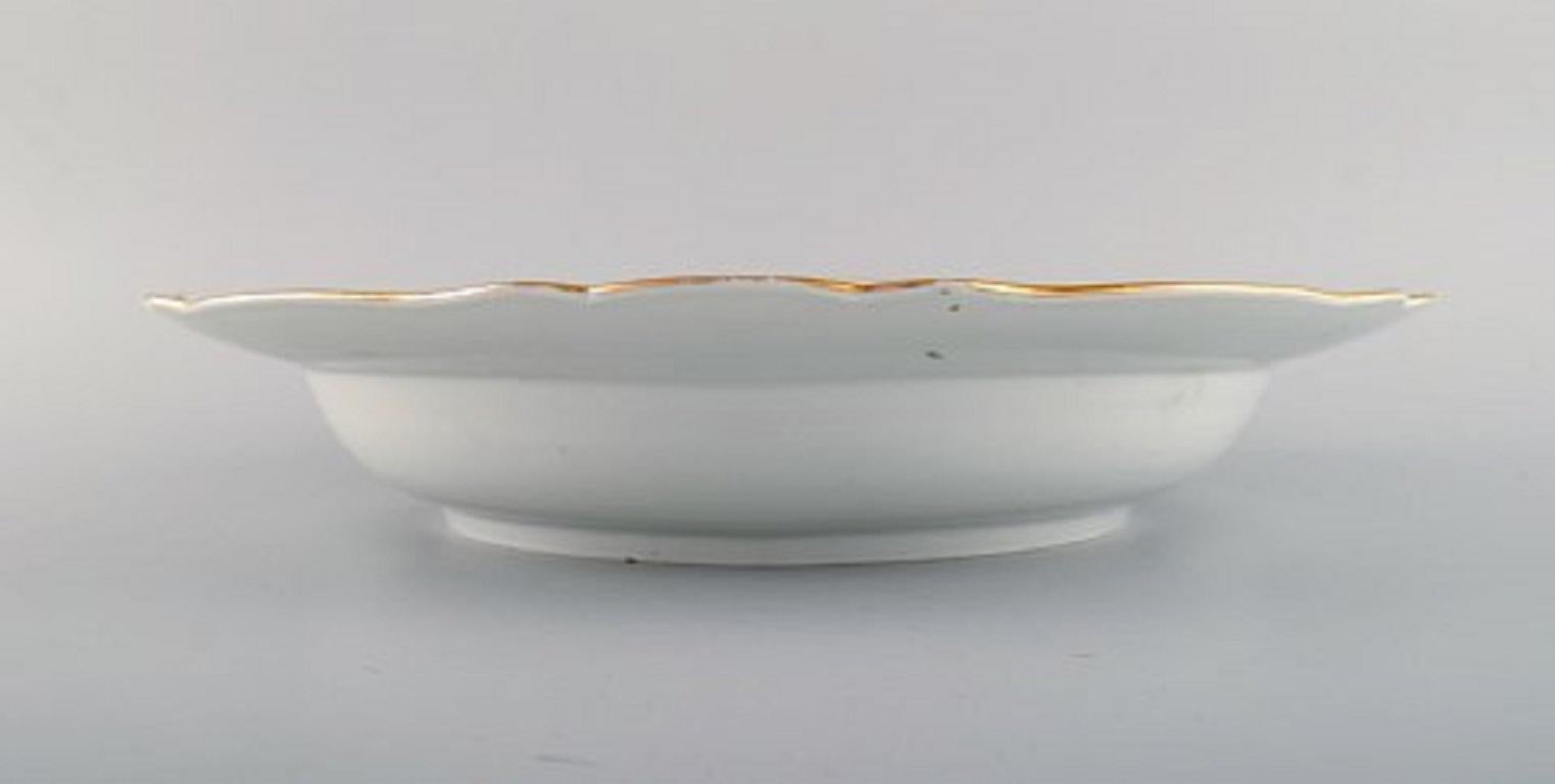 Gran cuenco redondo de Meissen con separador de ambientes en porcelana pintada a mano en Excelente estado para la venta en Copenhagen, DK