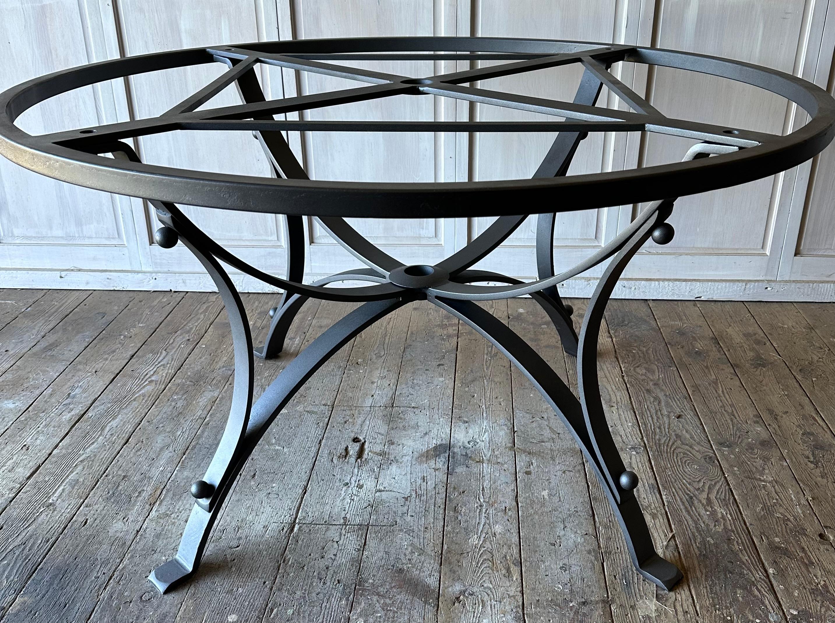 Large Round Metal Garden Dining Table Base In Good Condition For Sale In Sheffield, MA